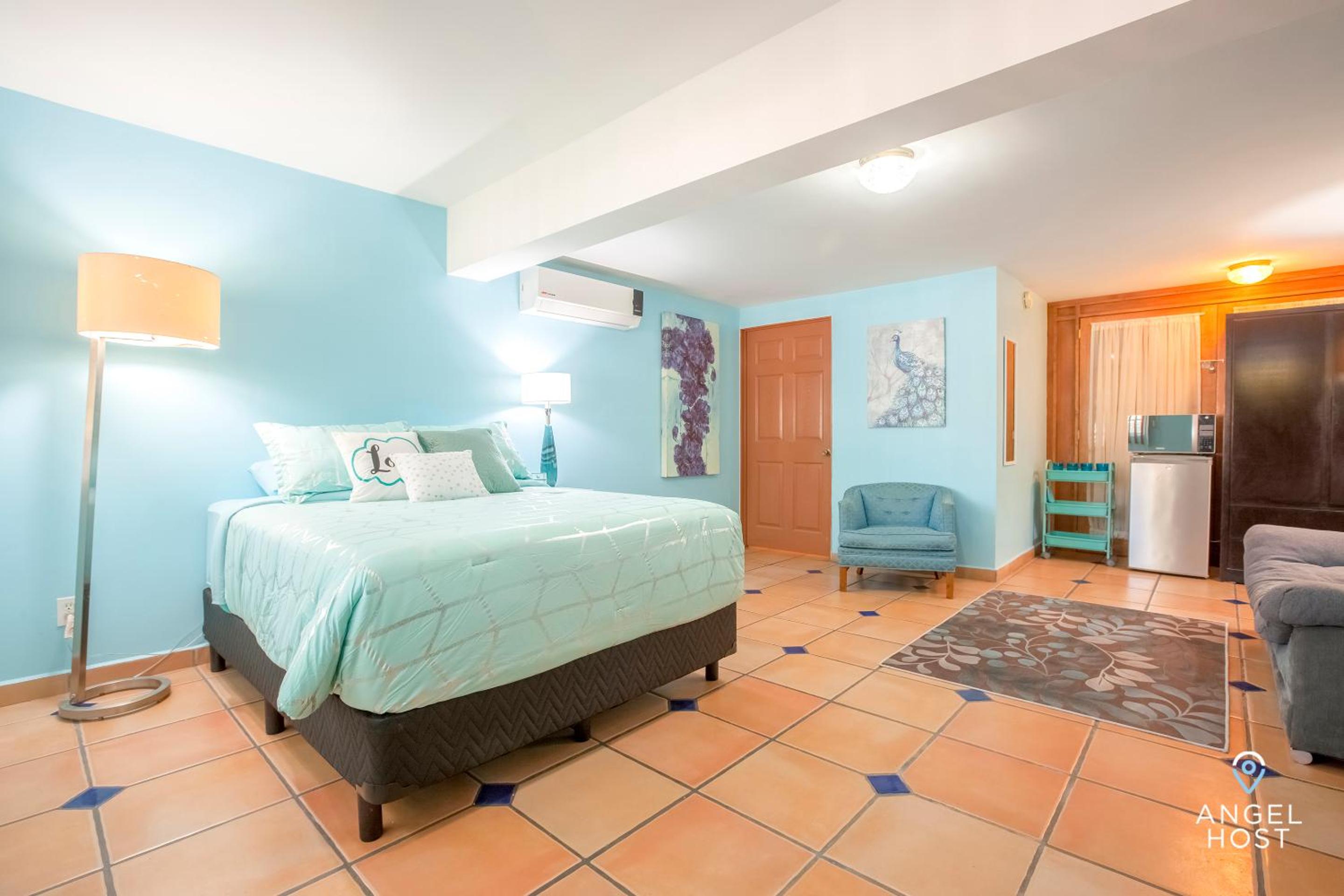 Cozy Stay 2 blocks from the beach and Malecón!