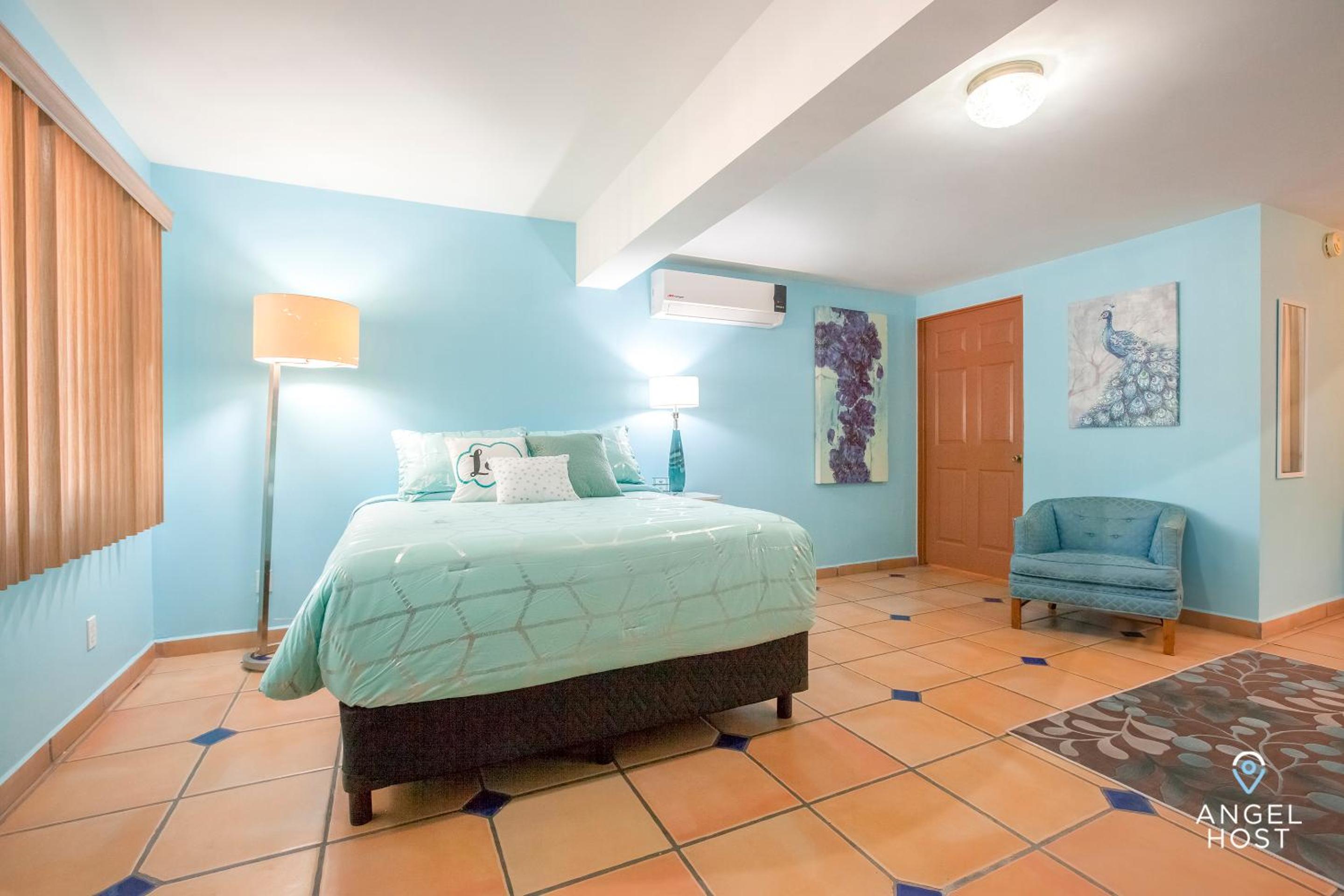 Cozy Stay 2 blocks from the beach and Malecón!