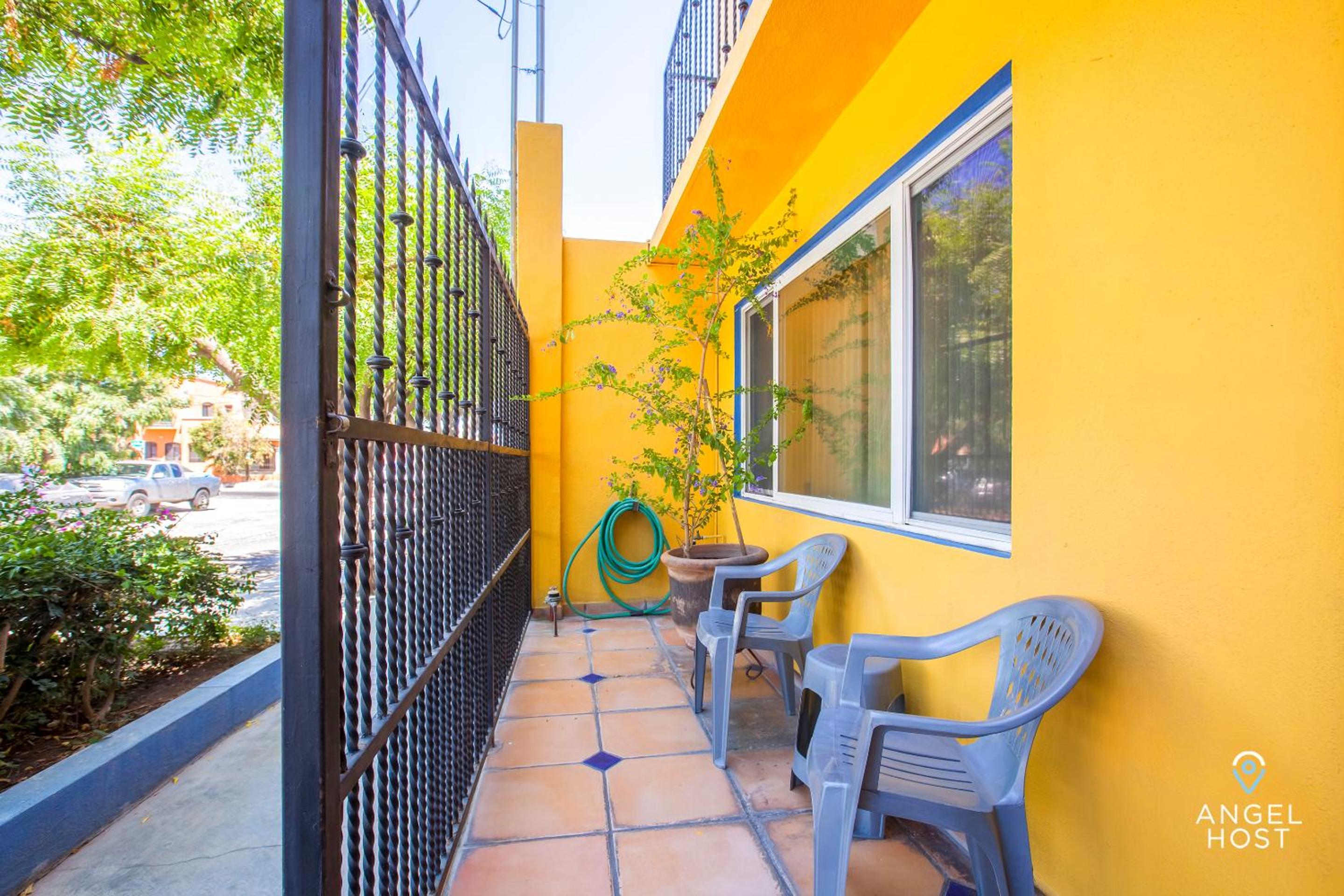 Cozy Stay 2 blocks from the beach and Malecón!