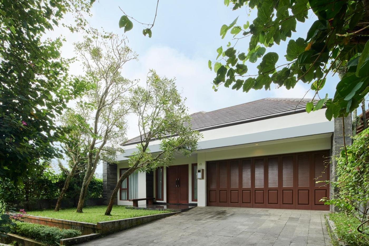 Hikari Hill View Villa 7 Bedrooms With a Private Swimming Pool and a Billiard Table
