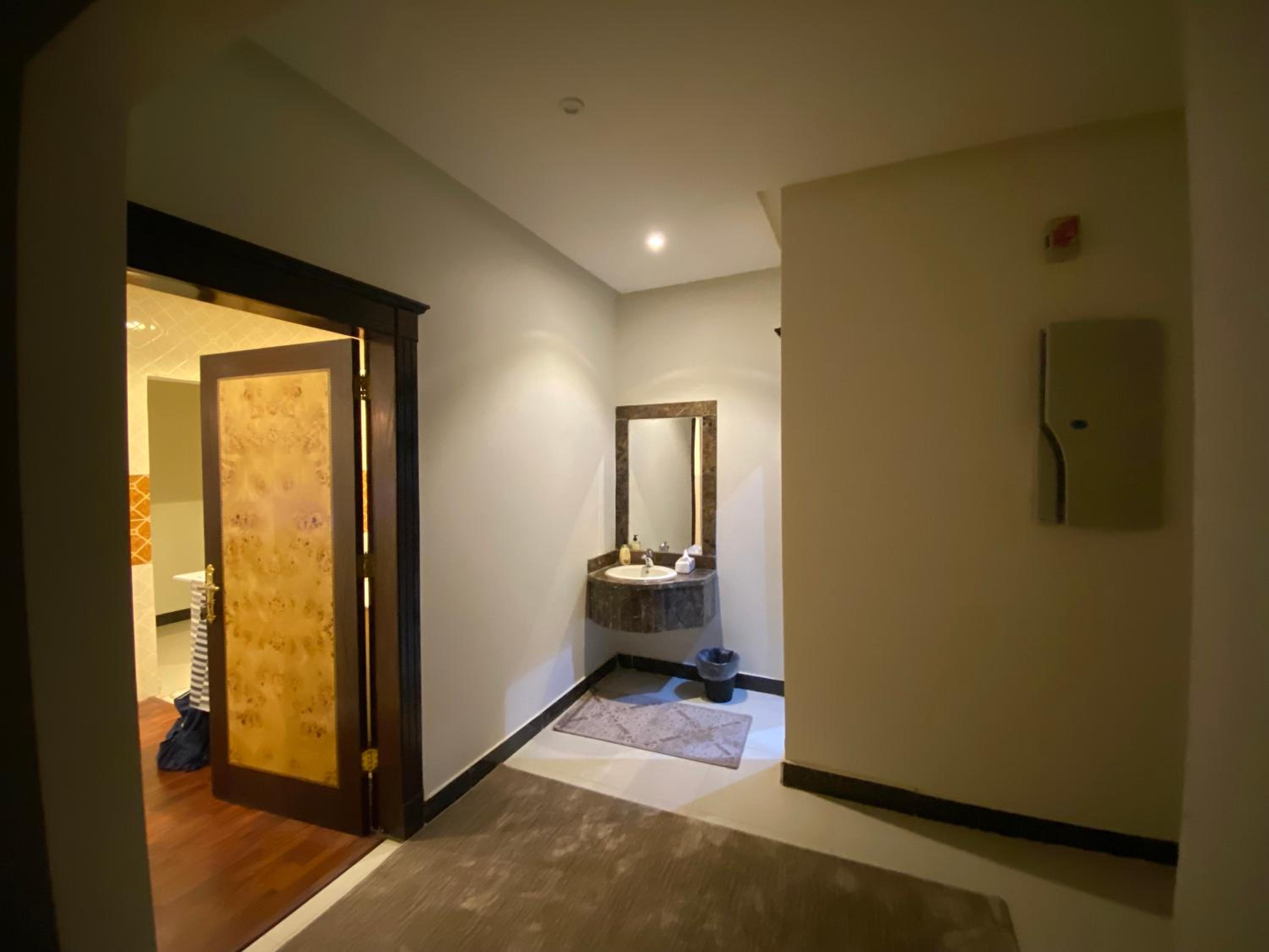 Yasmeen Apartments J1