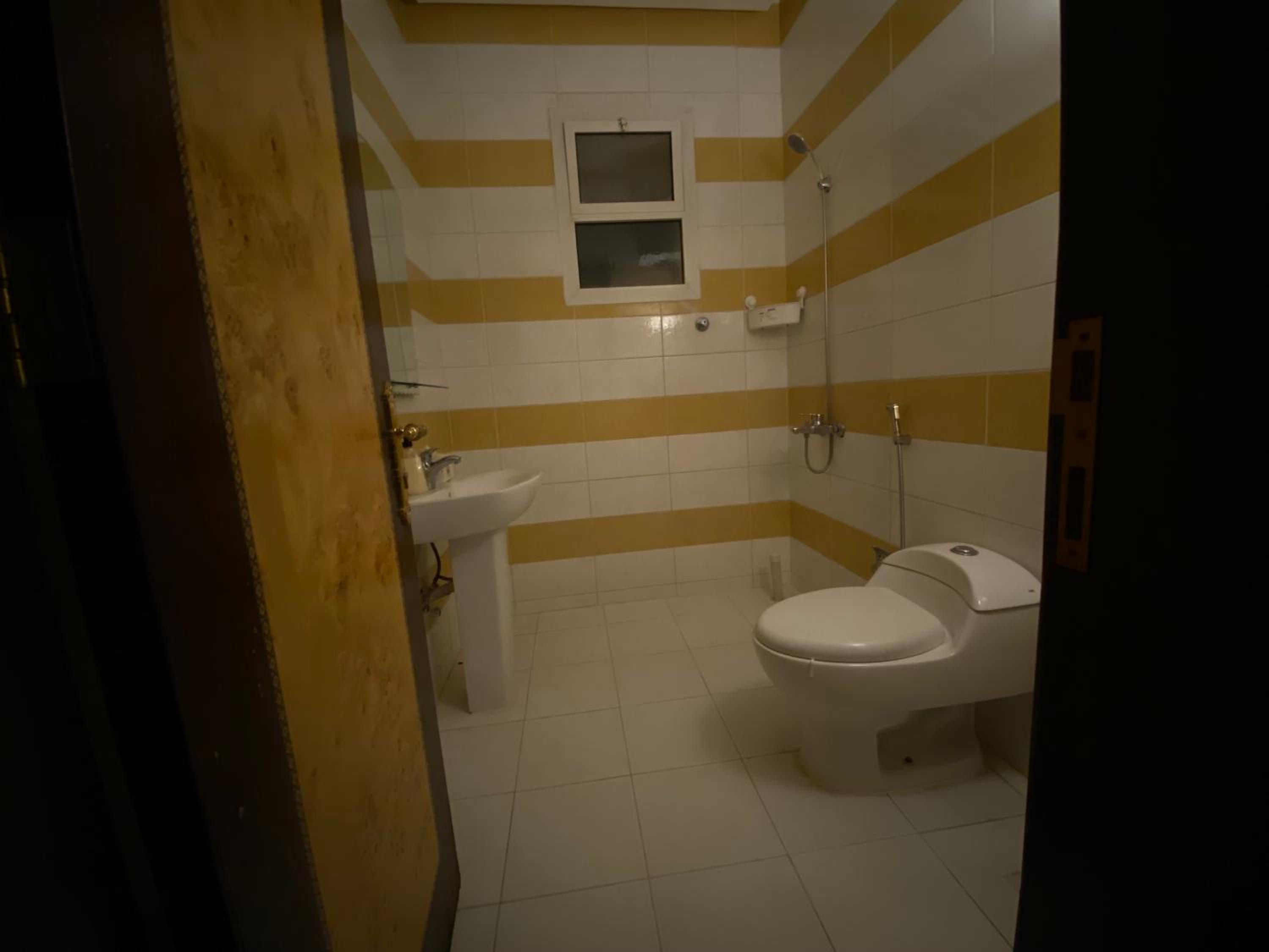Yasmeen Apartments J1