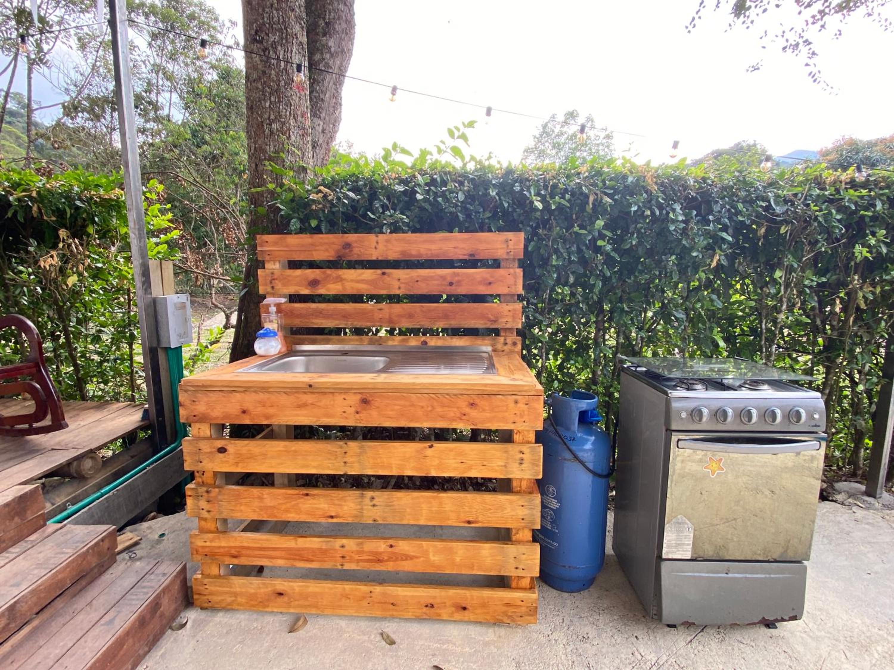 Domos de Glamping con Jacuzzi y Piscina en San Rafael Frente al charco la Cristalina