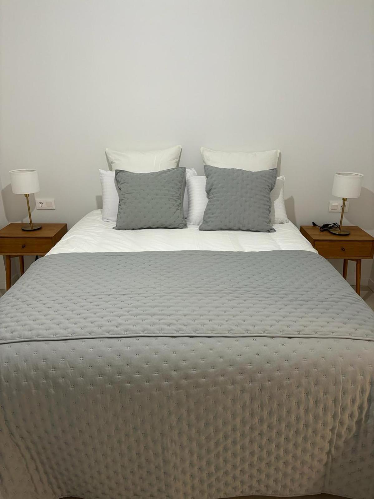 Galiciaguesthome-Rosalia de Castro-Silgar