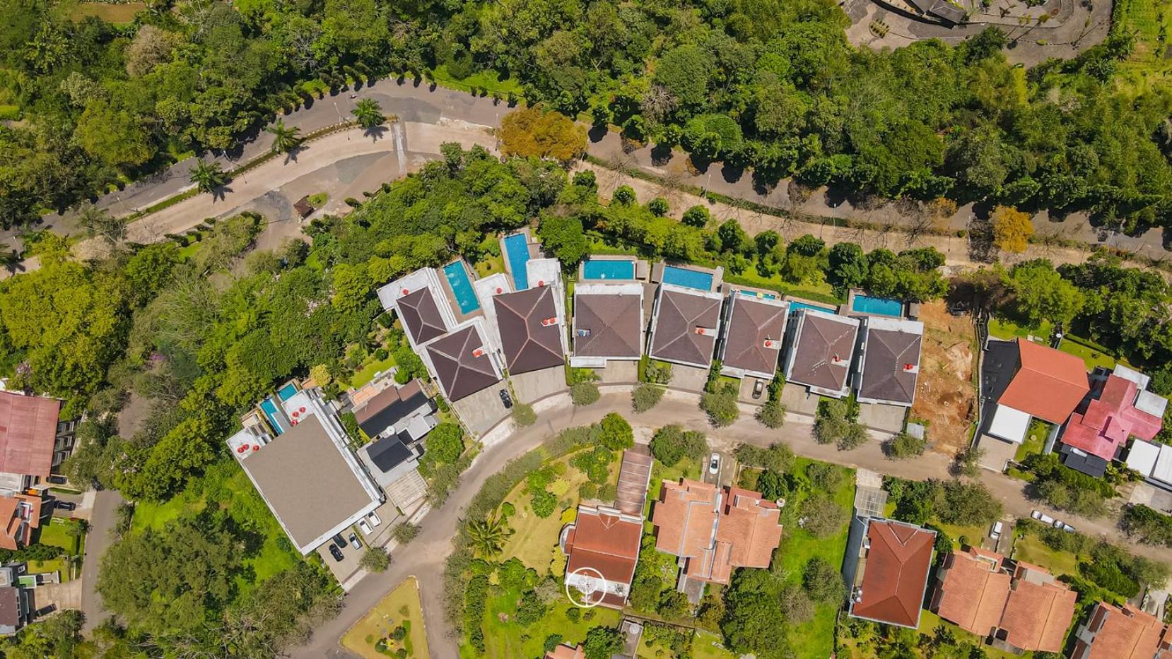 Tulip Hill View Villa 6 Bedrooms With a Private Heated Swimming Pool and a Movie Room