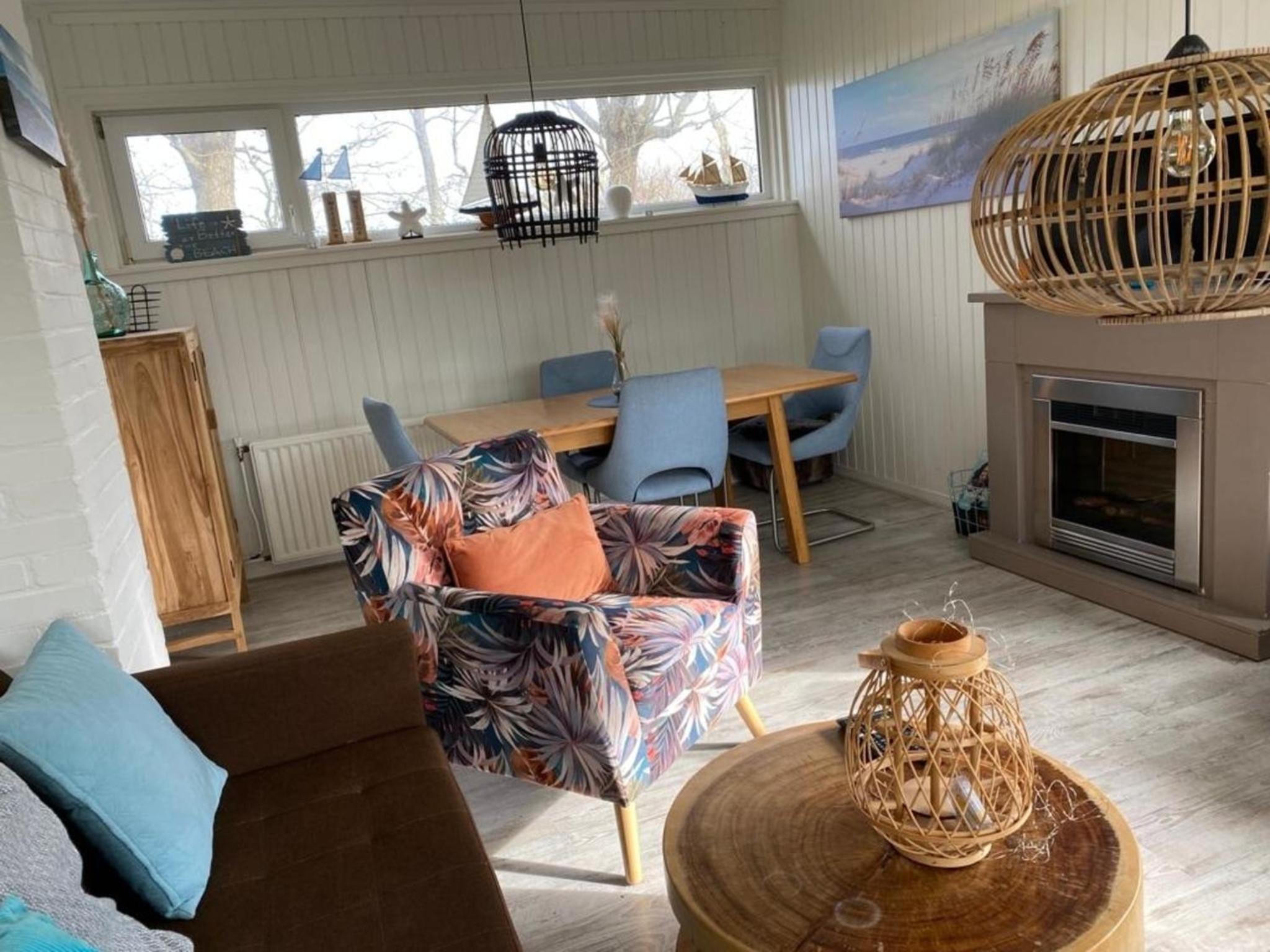 Strandnahes Ferienhaus NR 2 mit Wintergarten grosser uneinsehbarer Garten view 4
