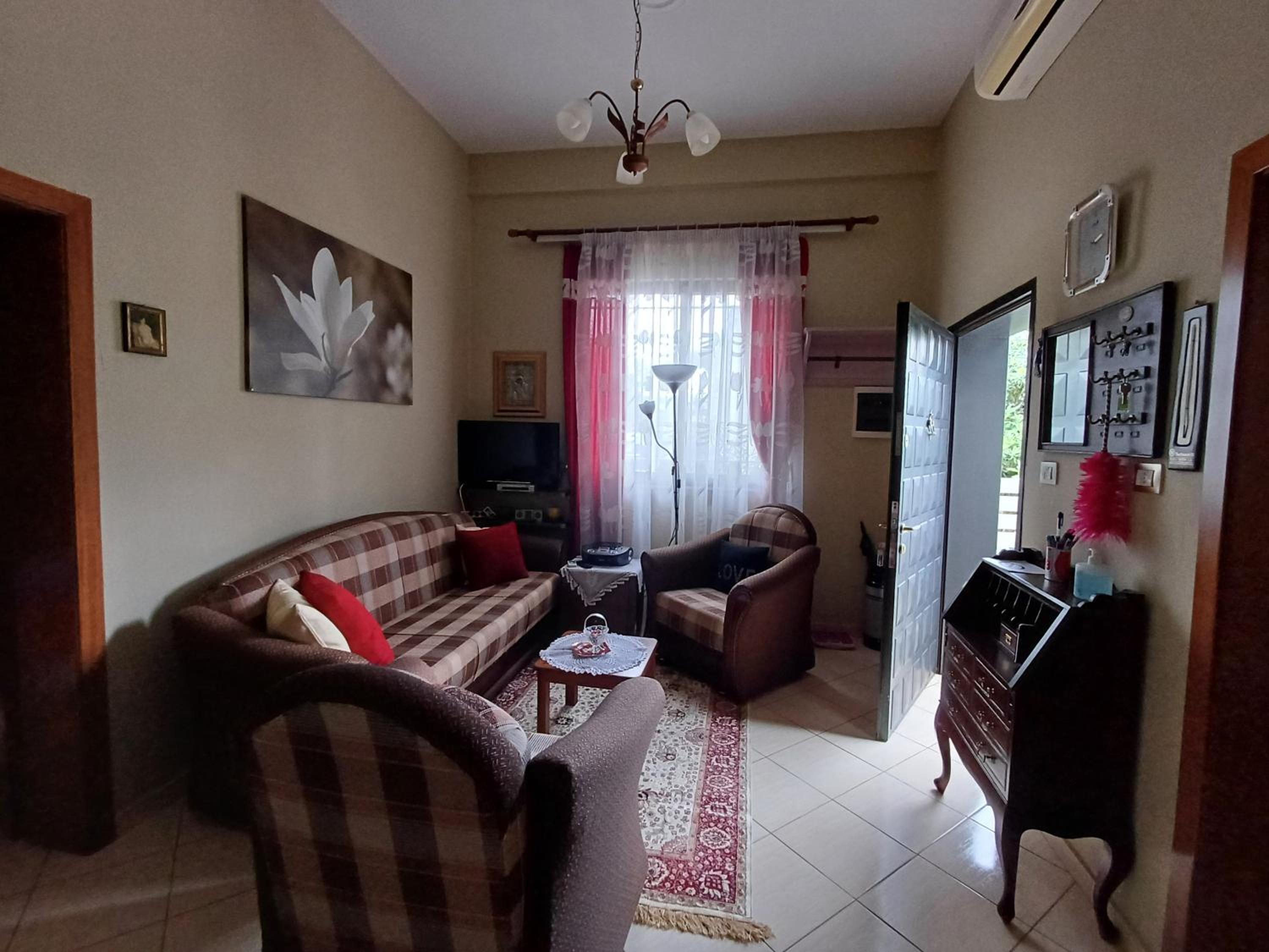 Cozy Home in Gjirokastra