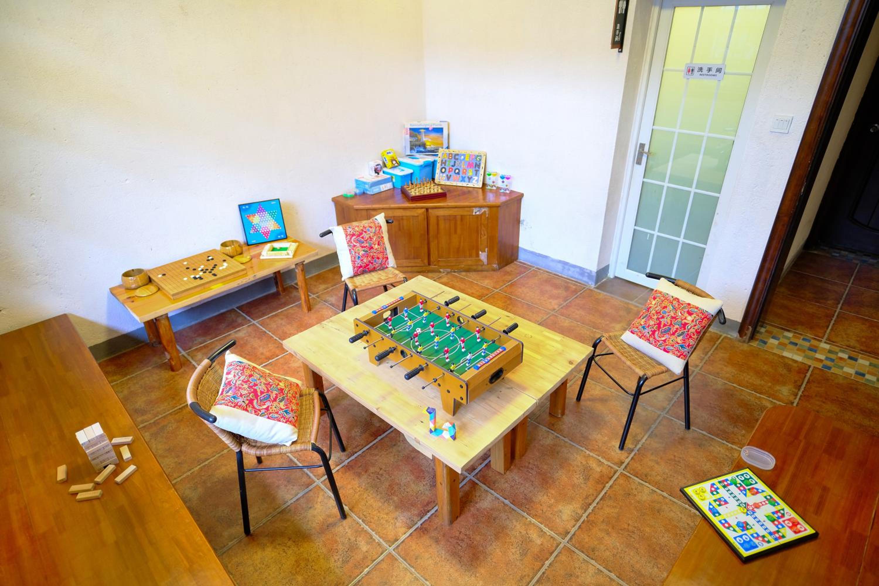 Yangshuo Eden's Social Guesthouse - Wake up to a hearty Western breakfast & fresh craft coffee & night beers & outdoor activities