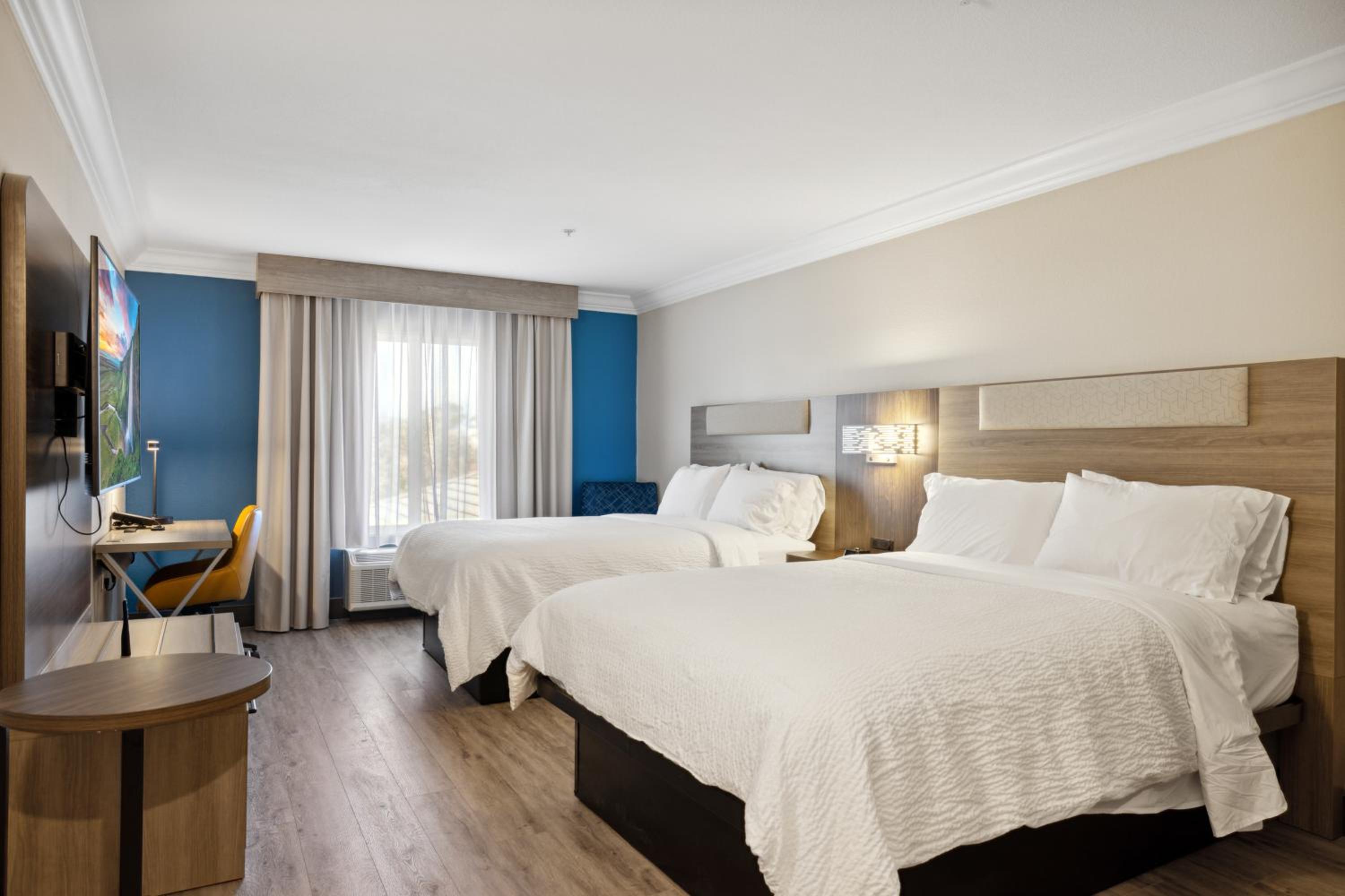 Vacaville Vacations - Holiday Inn Express Hotel  Suites Vacaville, an IHG Hotel - Property Image 3
