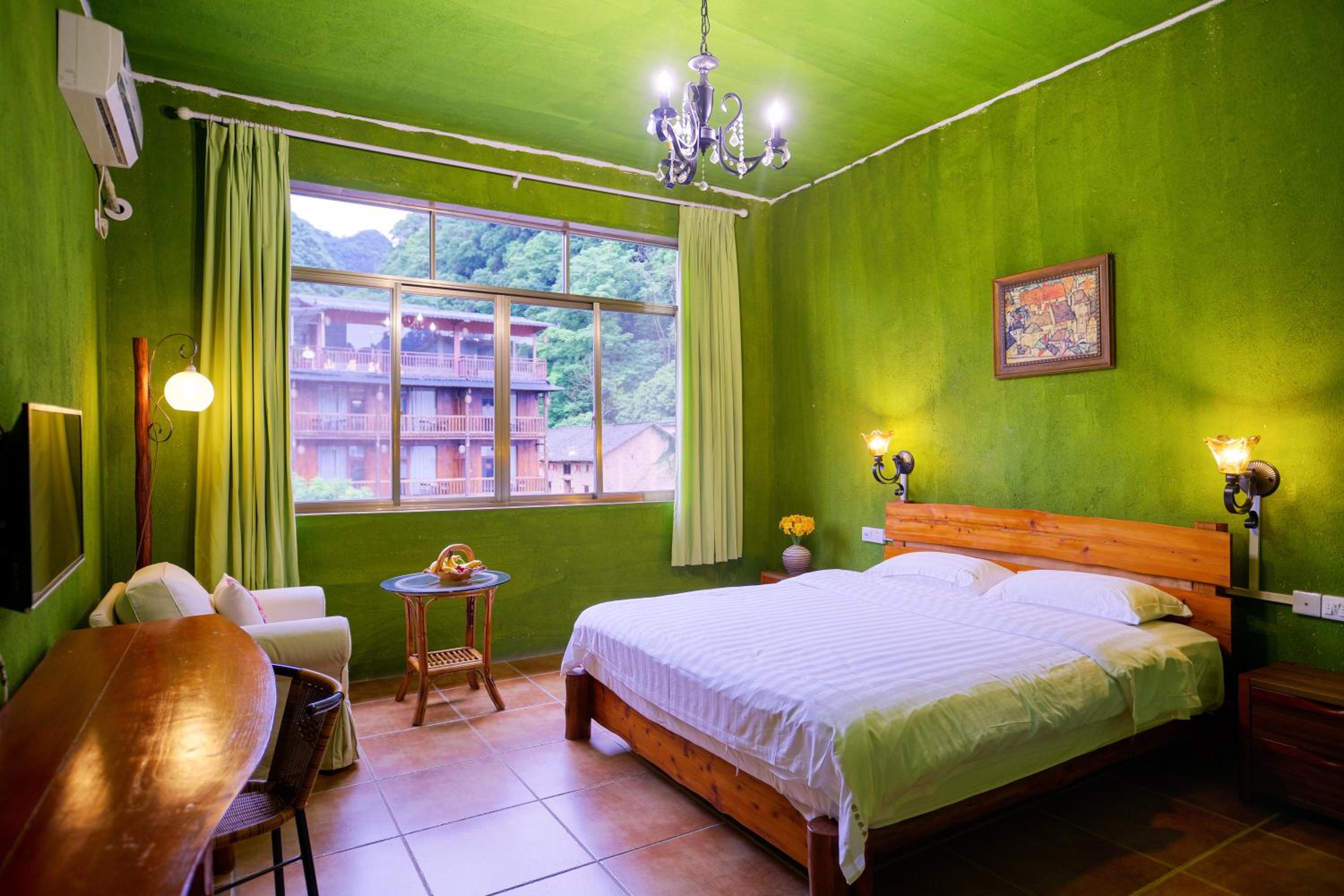 Yangshuo Eden's Social Guesthouse - Wake up to a hearty Western breakfast & fresh craft coffee & night beers & outdoor activities