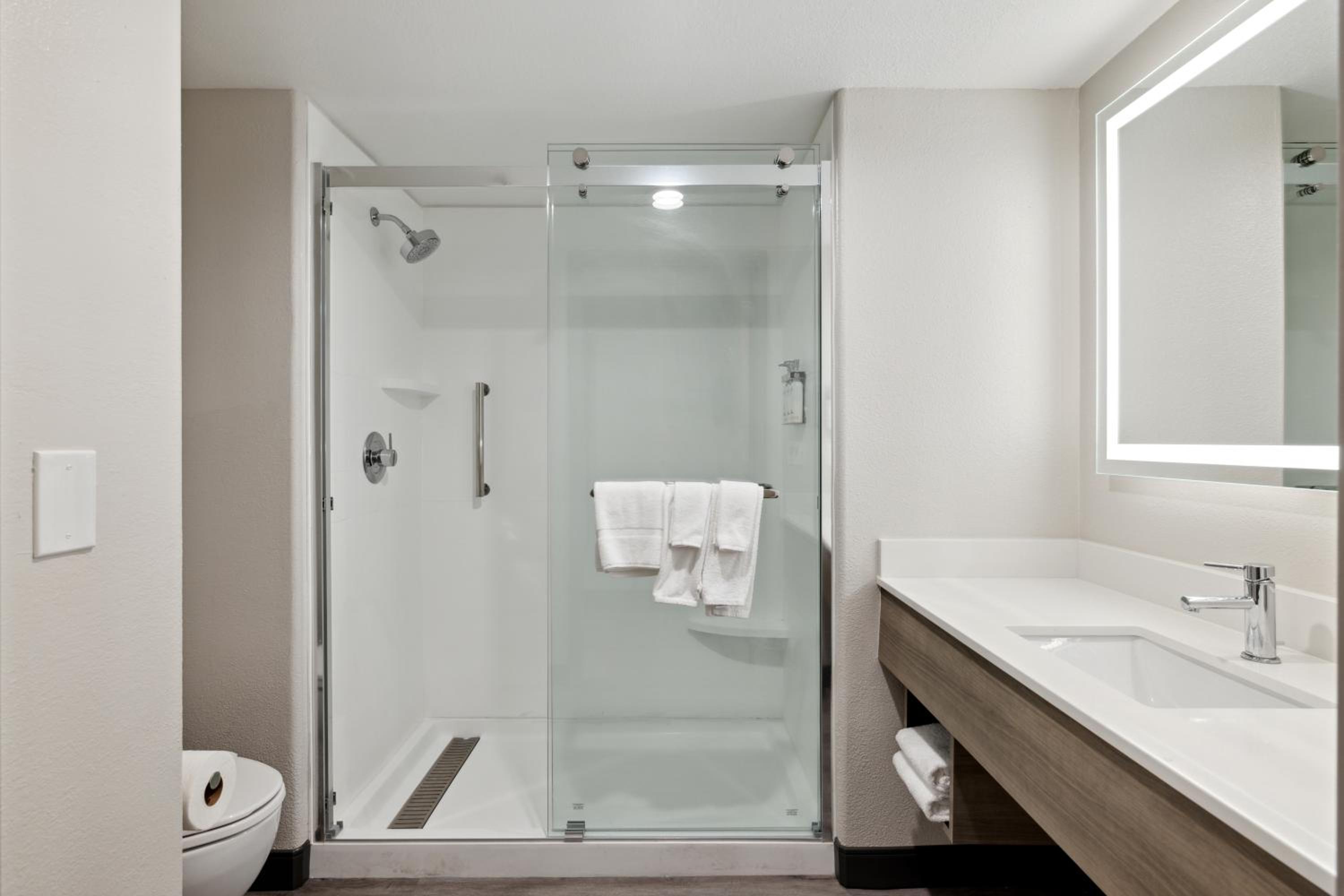 Vacaville Vacations - Holiday Inn Express Hotel  Suites Vacaville, an IHG Hotel - Property Image 6