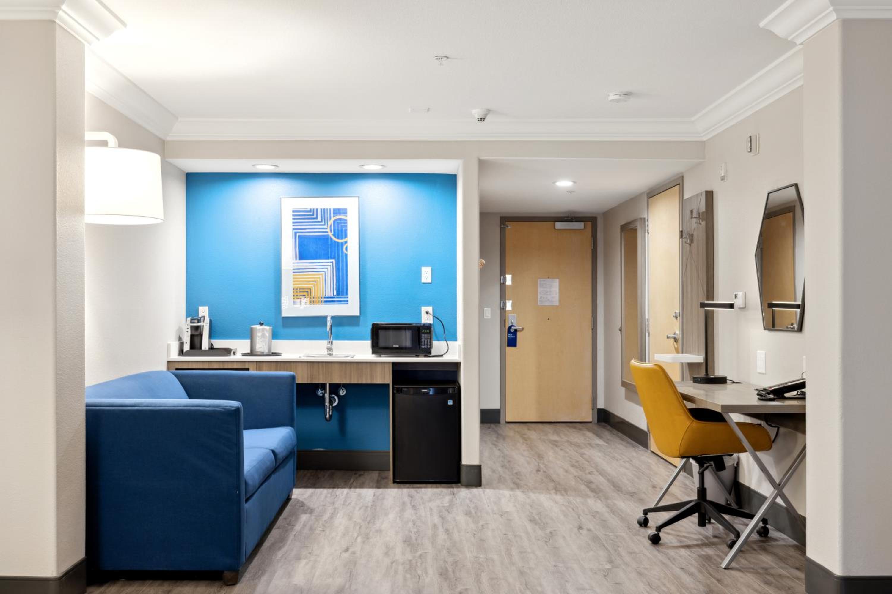 Vacaville Vacations - Holiday Inn Express Hotel  Suites Vacaville, an IHG Hotel - Property Image 10