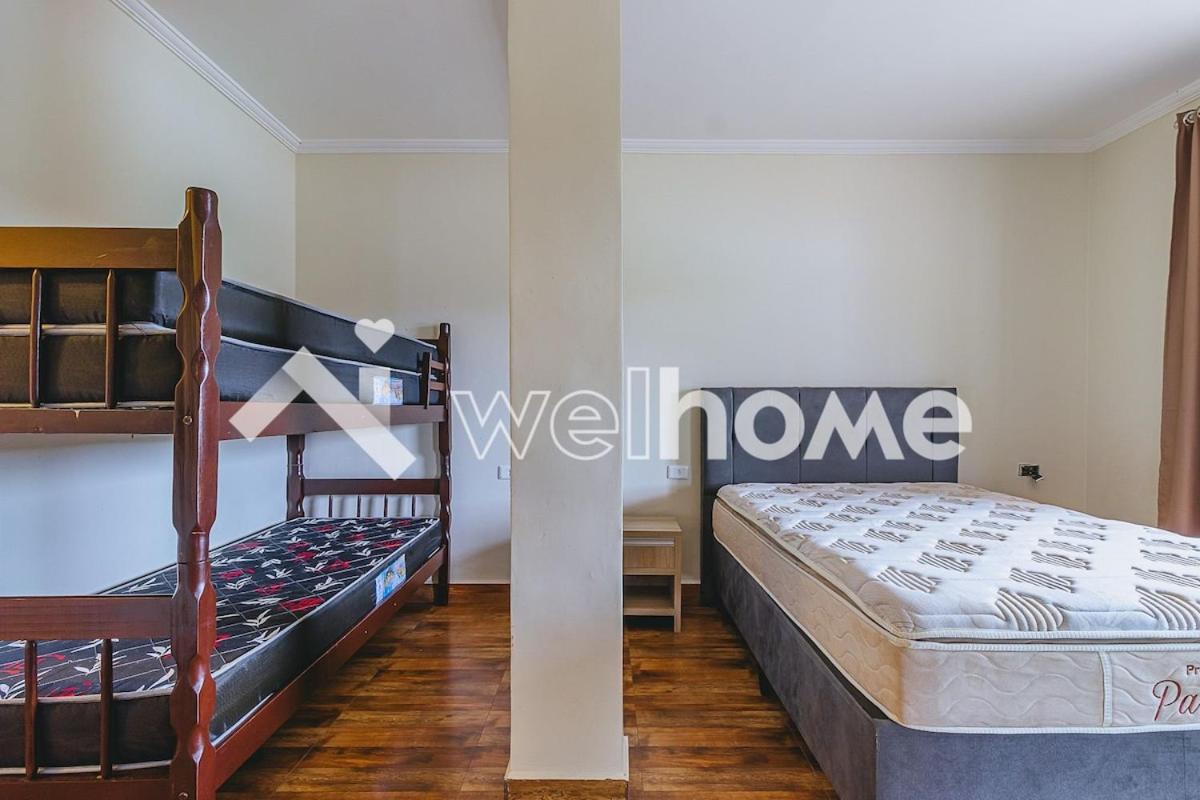 Casa com piscina e churrasqueira no interior de SP