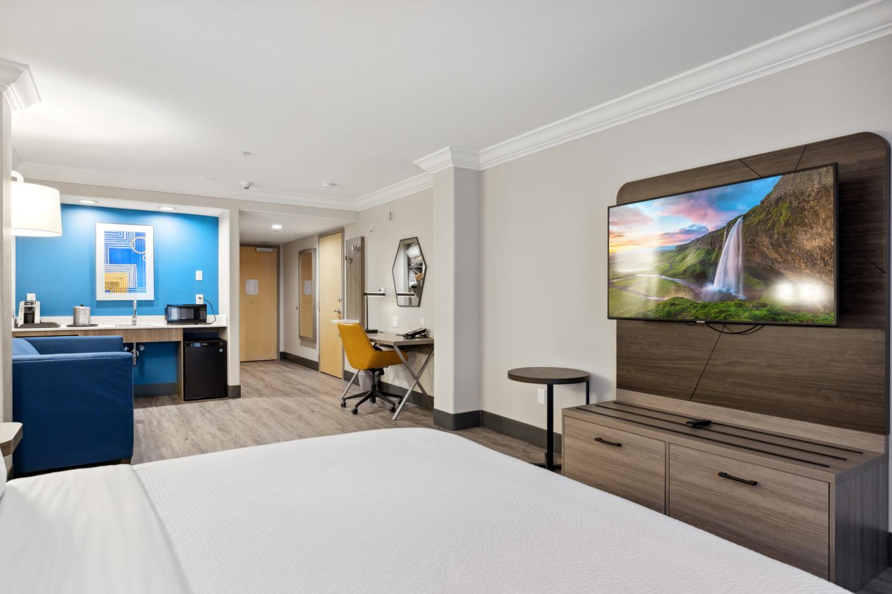 Vacaville Vacations - Holiday Inn Express Hotel  Suites Vacaville, an IHG Hotel - Property Image 12