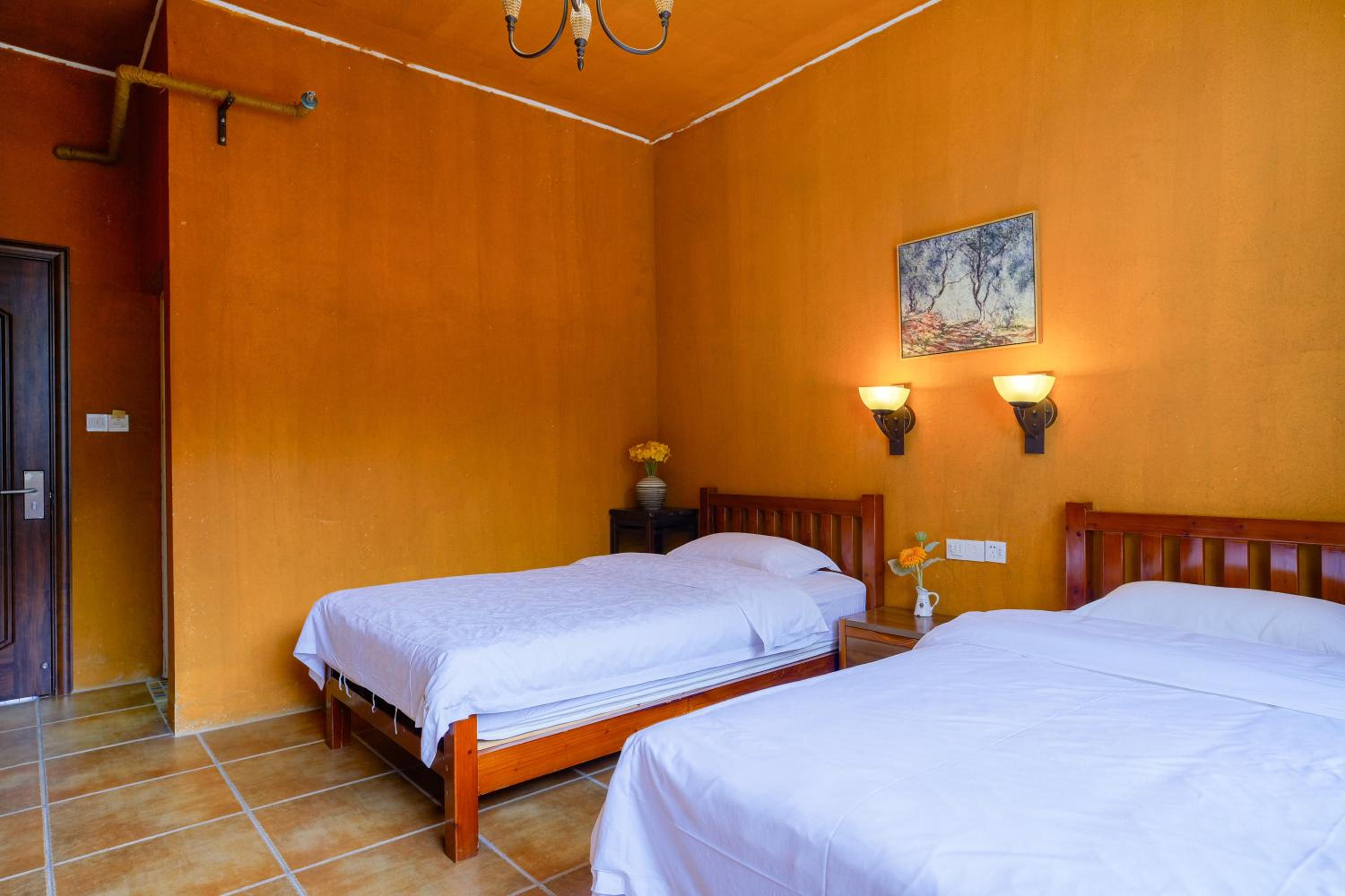 Yangshuo Eden's Social Guesthouse - Wake up to a hearty Western breakfast & fresh craft coffee & night beers & outdoor activities