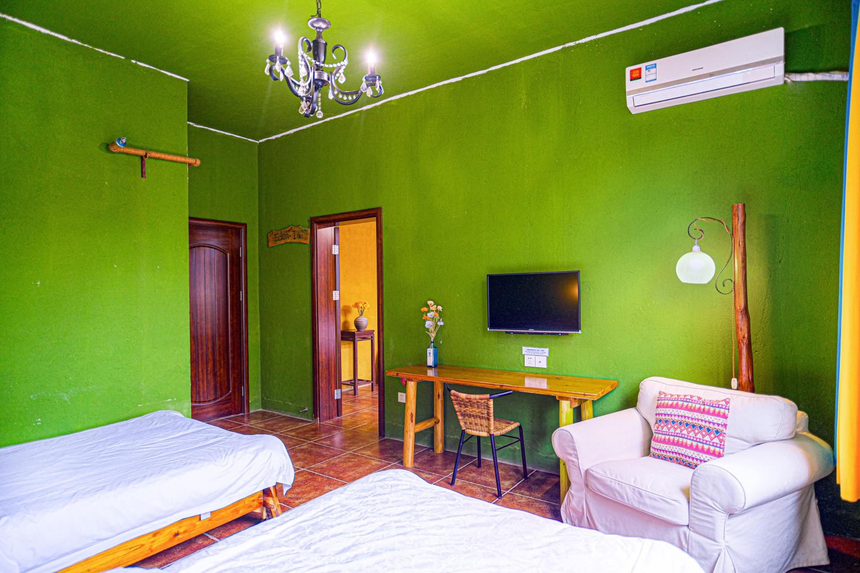 Yangshuo Eden's Social Guesthouse - Wake up to a hearty Western breakfast & fresh craft coffee & night beers & outdoor activities