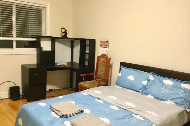 Private Rooms, Free Parking, Full Kitchen, Best Prices in Town- York University Heights