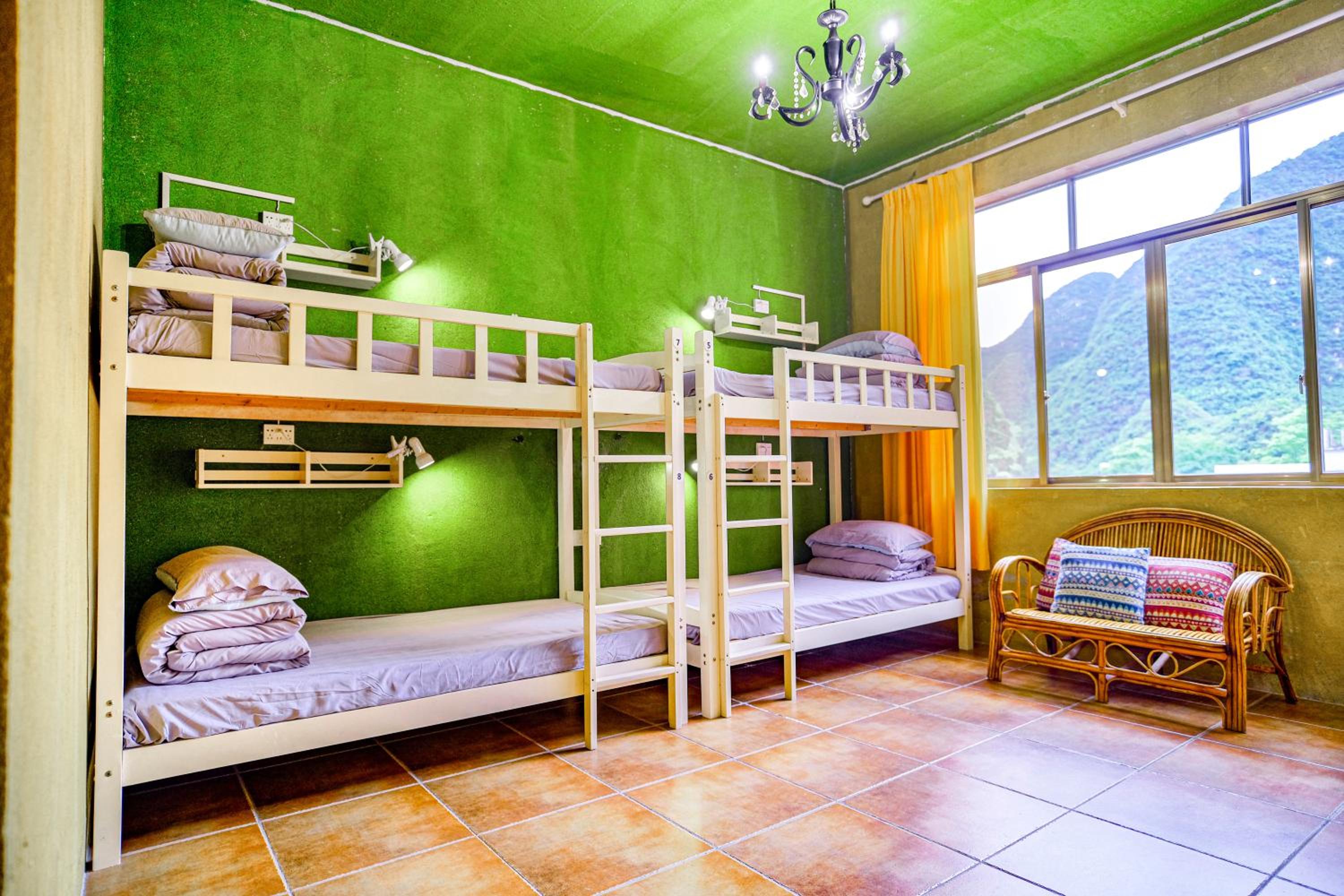 Yangshuo Eden's Social Guesthouse - Wake up to a hearty Western breakfast & fresh craft coffee & night beers & outdoor activities