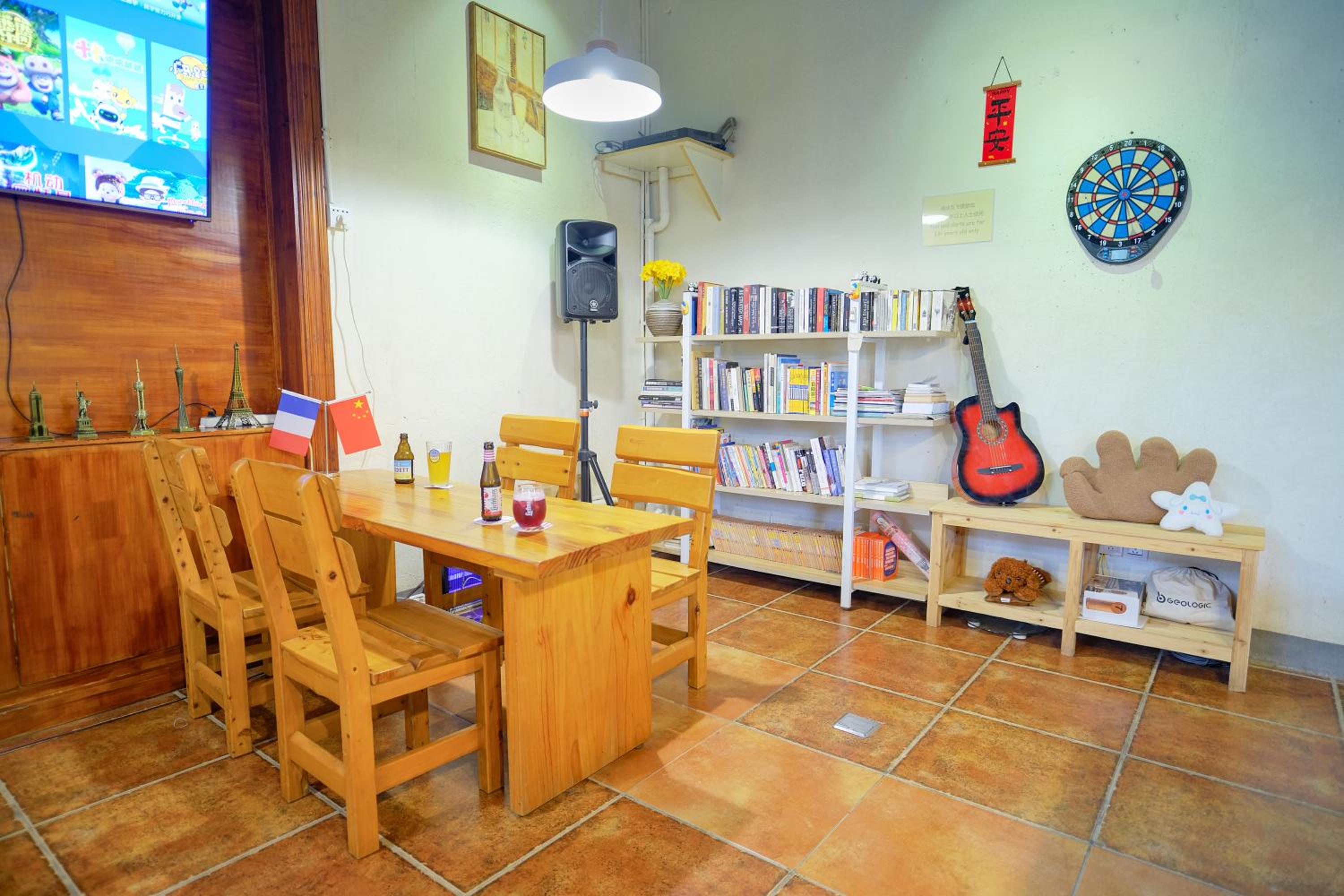 Yangshuo Eden's Social Guesthouse - Wake up to a hearty Western breakfast & fresh craft coffee & night beers & outdoor activities