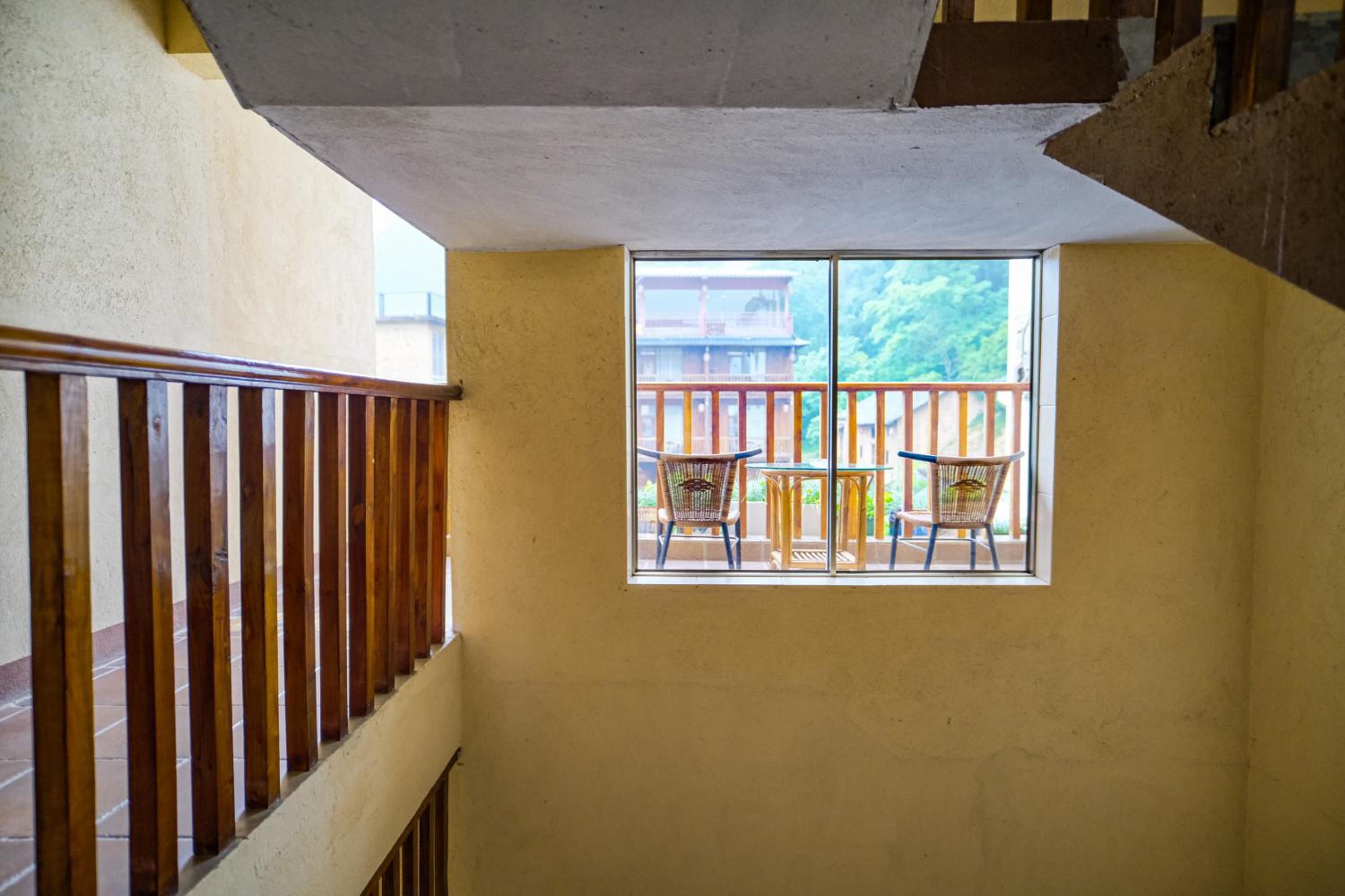 Yangshuo Eden's Social Guesthouse - Wake up to a hearty Western breakfast & fresh craft coffee & night beers & outdoor activities