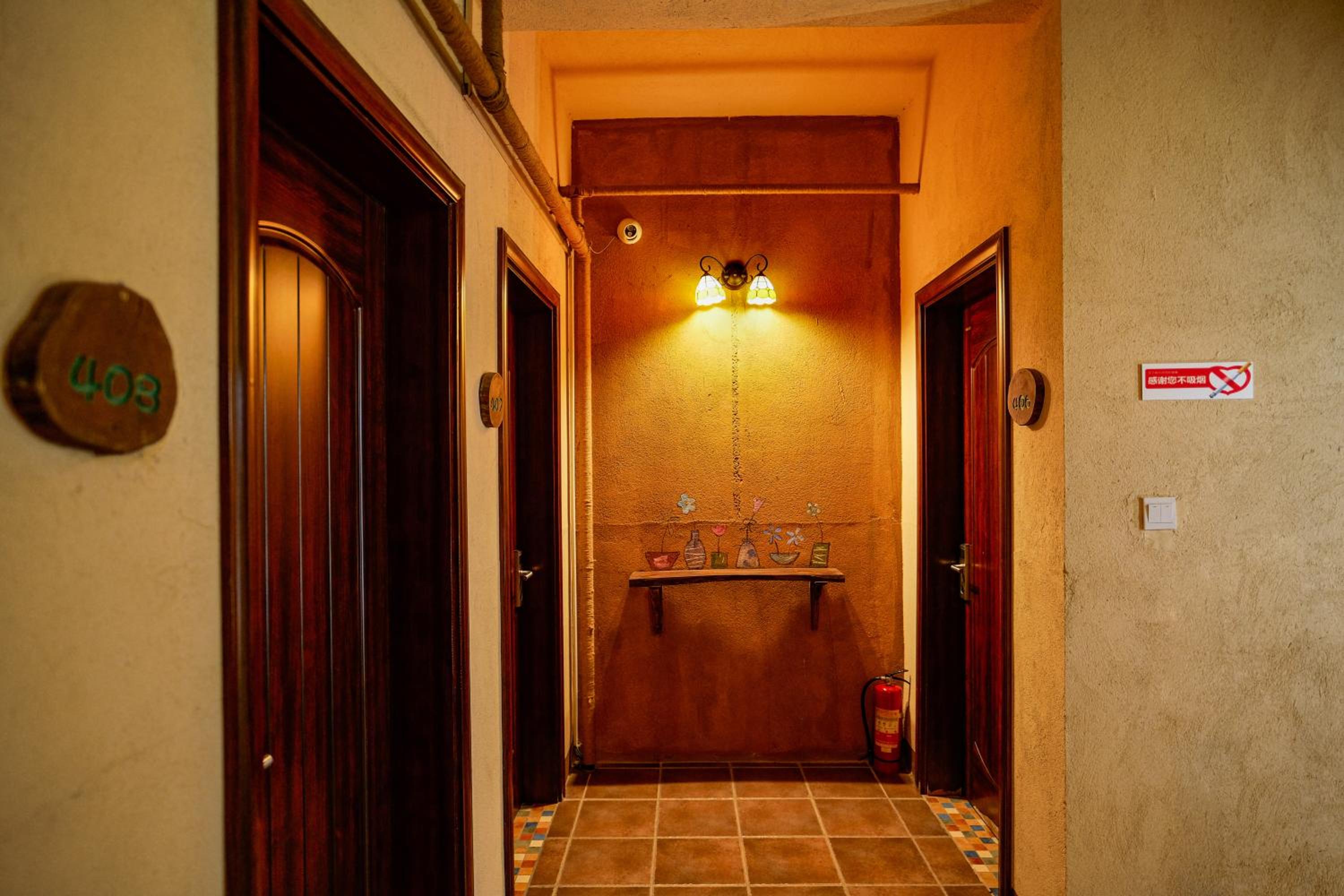 Yangshuo Eden's Social Guesthouse - Wake up to a hearty Western breakfast & fresh craft coffee & night beers & outdoor activities