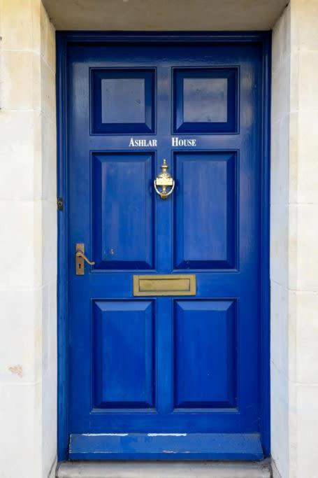 Spacious Townhouse Private Parking Central Wells
