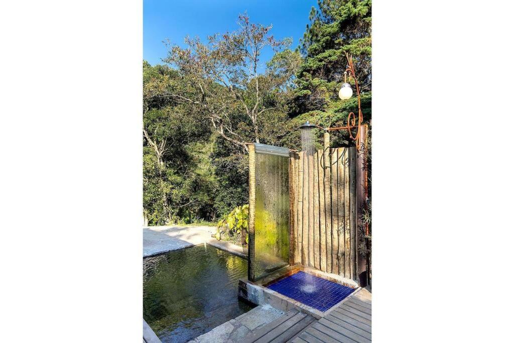 Cabana com jacuzzi em meio a Mata Atlântica