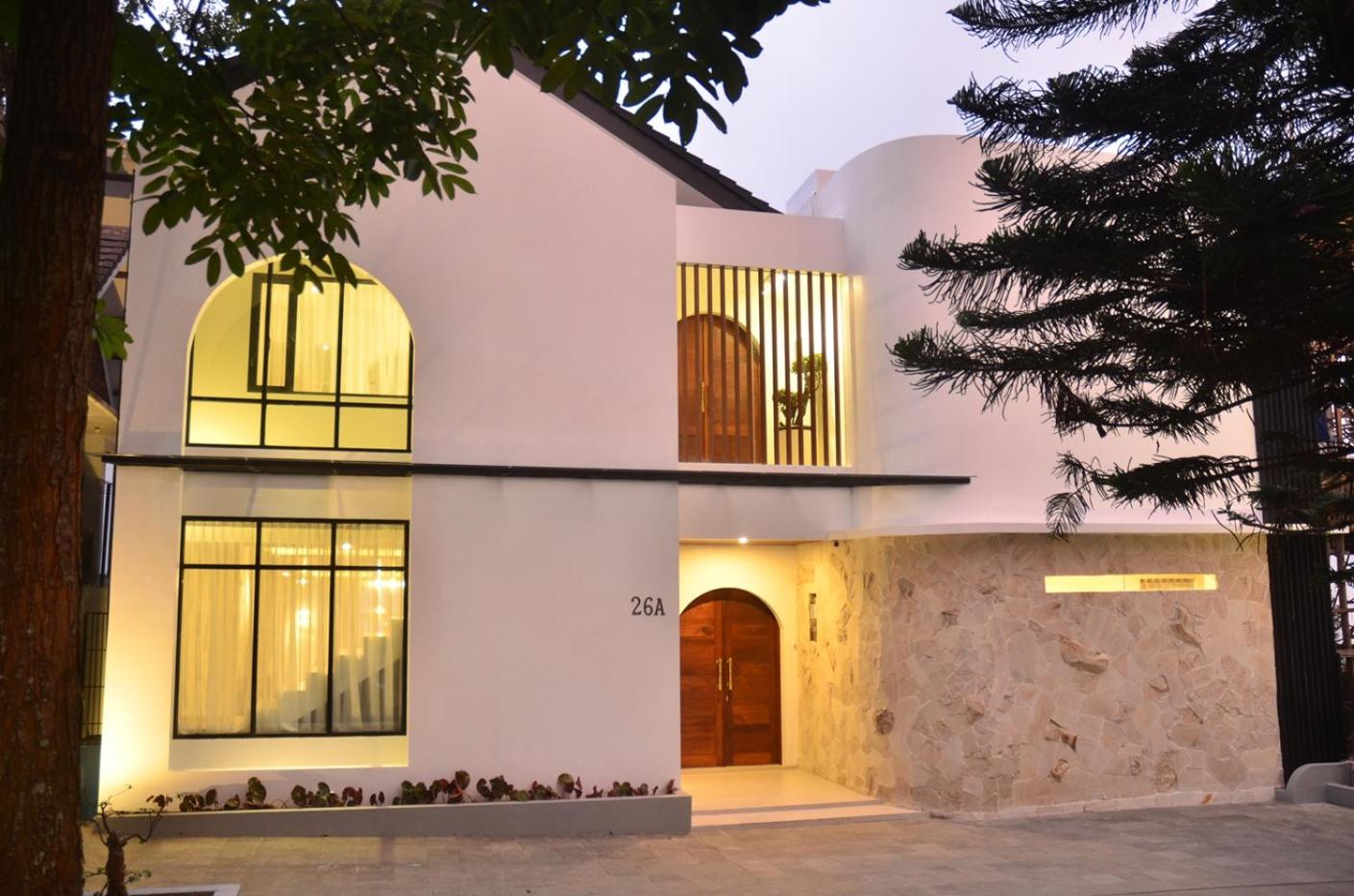 Sunshine City View Villa 6 Bedrooms With a Private Heated Swimming Pool