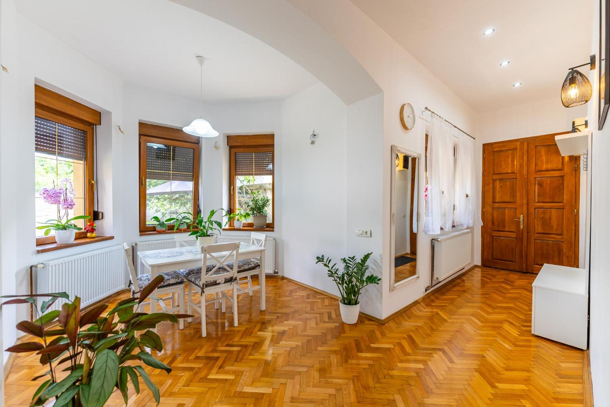Central Family House With Self Check-in