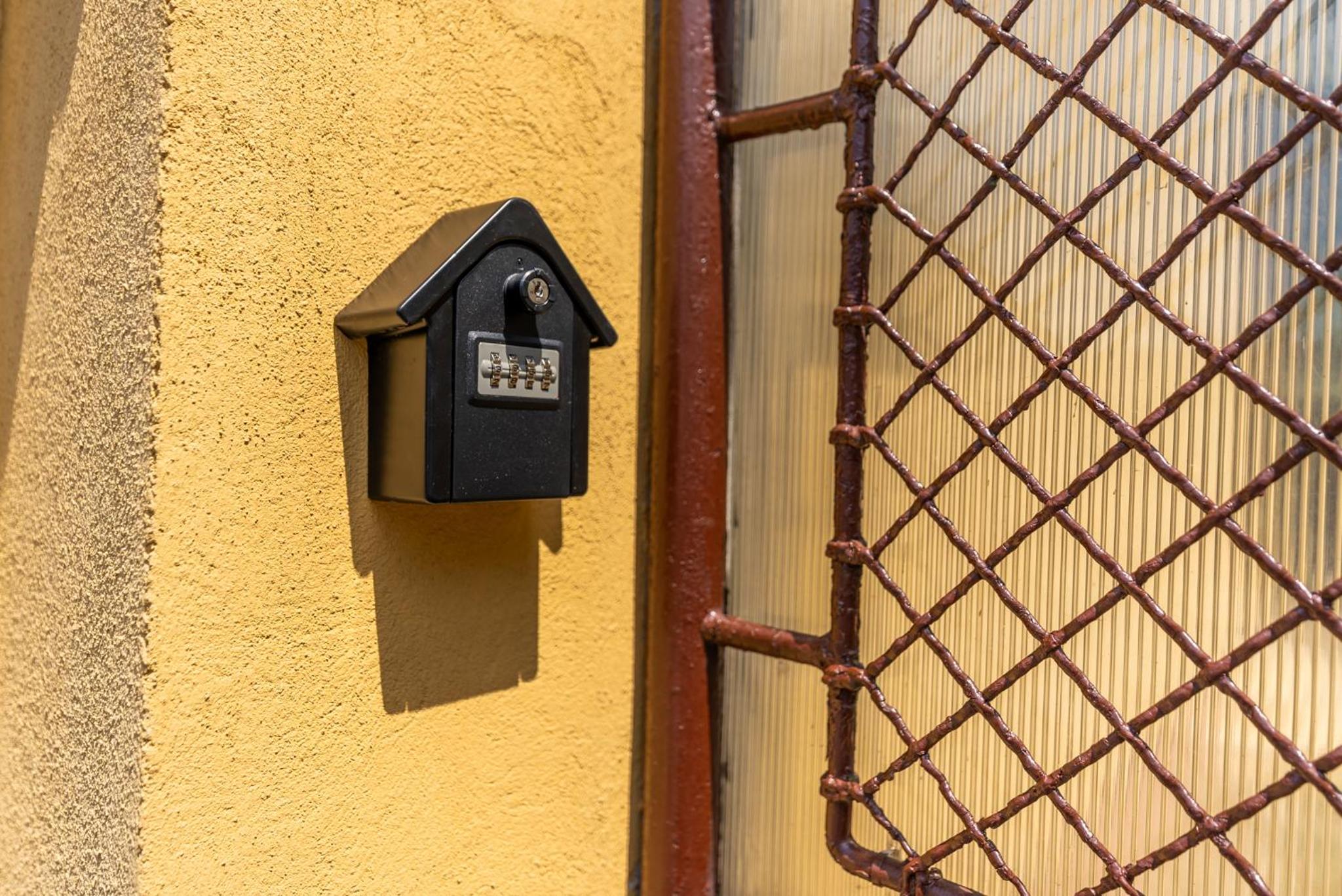 Central Family House With Self Check-in