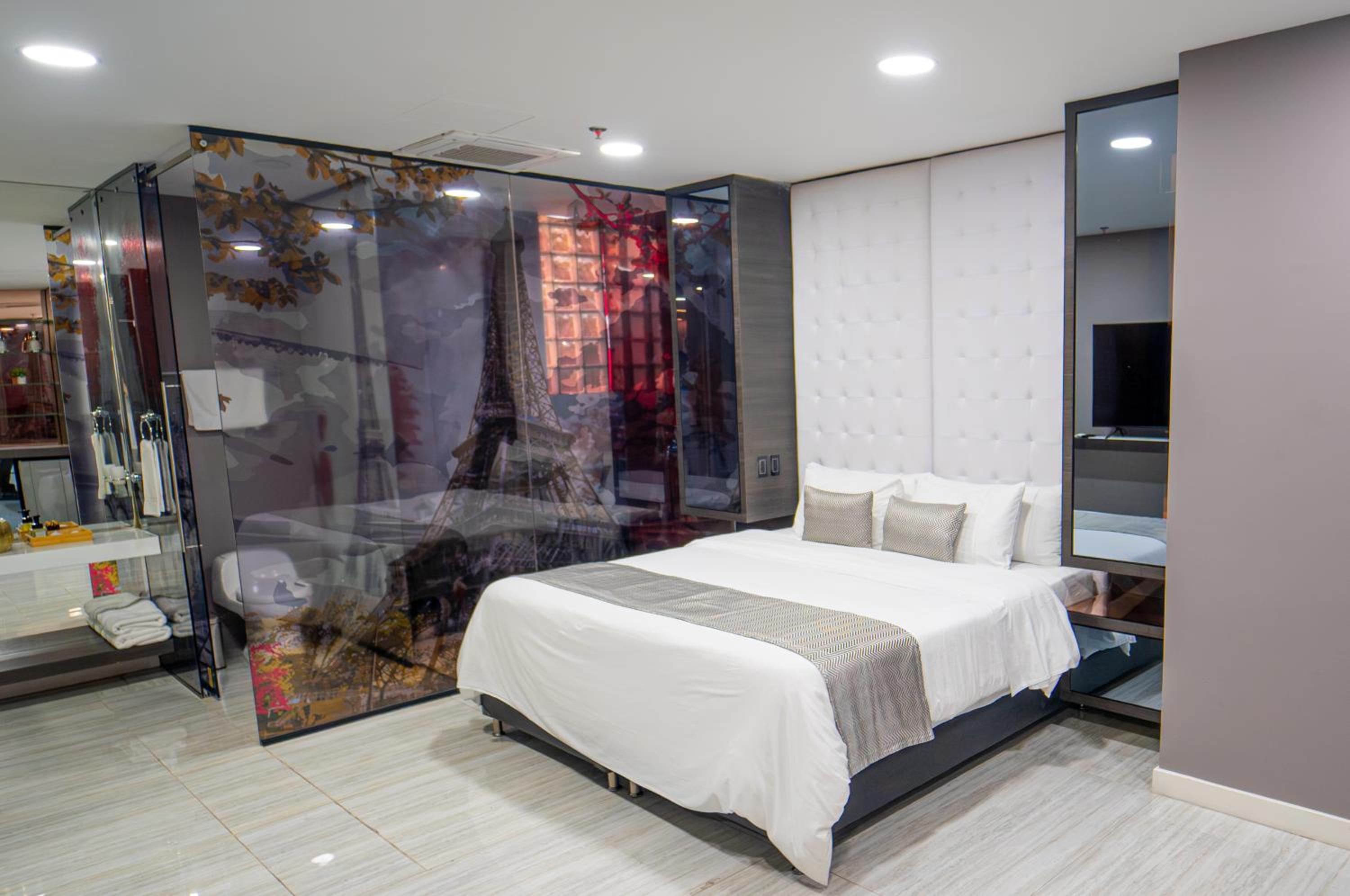 1Million Luxury Suites