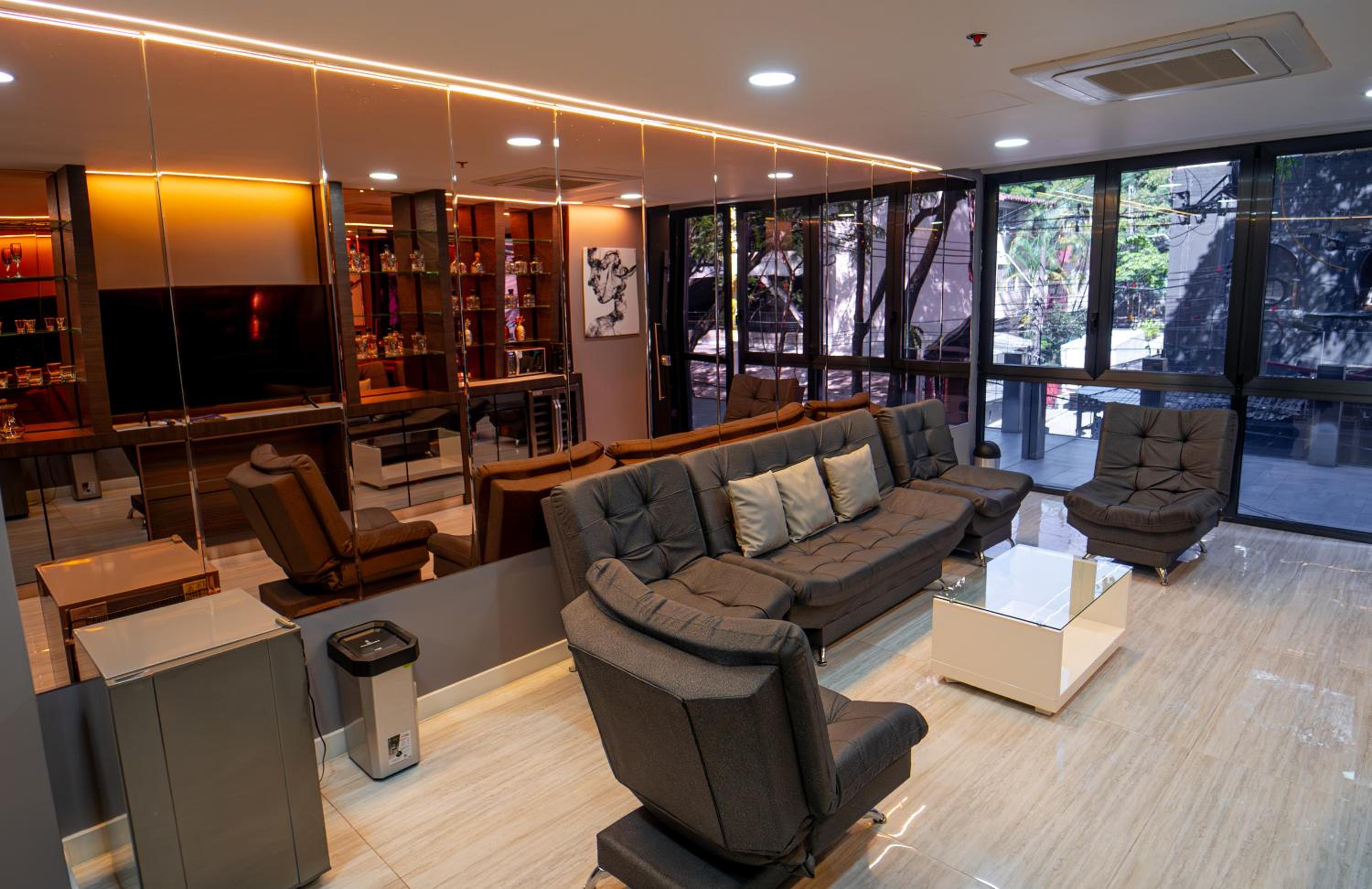 1Million Luxury Suites
