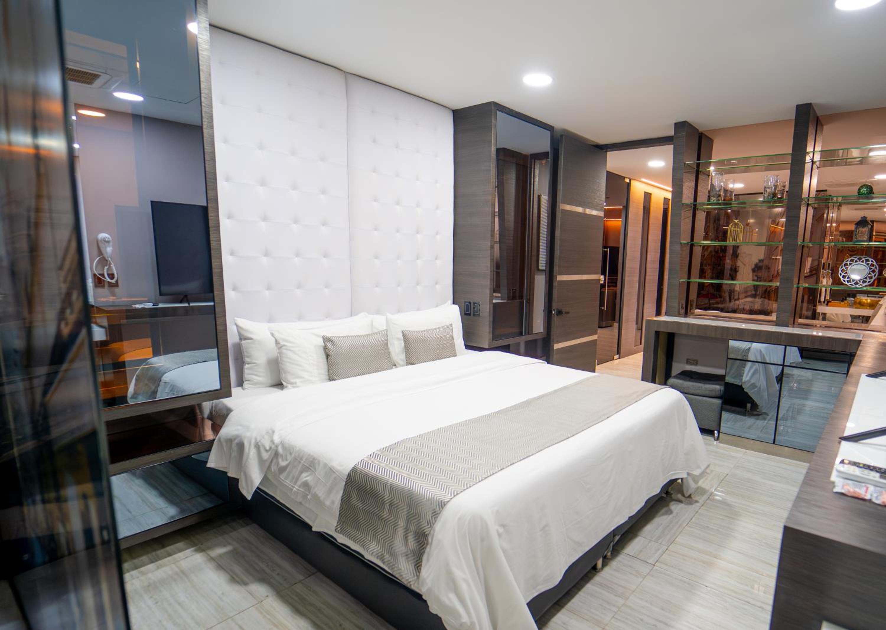 1Million Luxury Suites