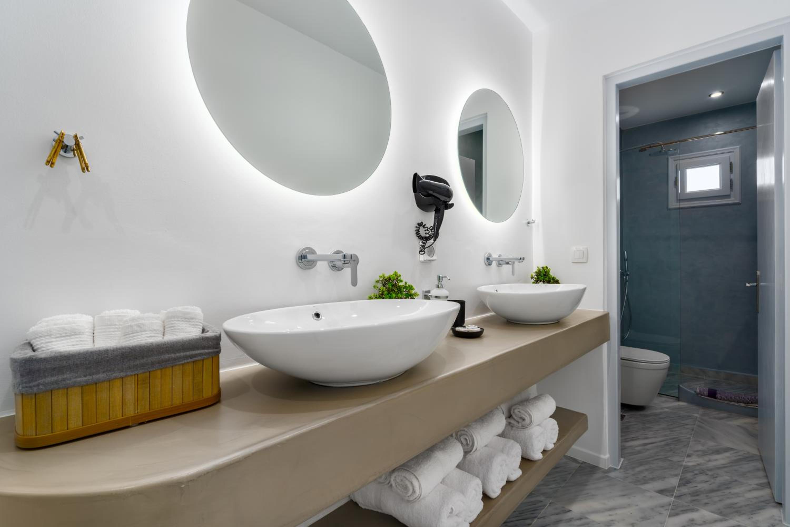 Oliva Suites Santorini