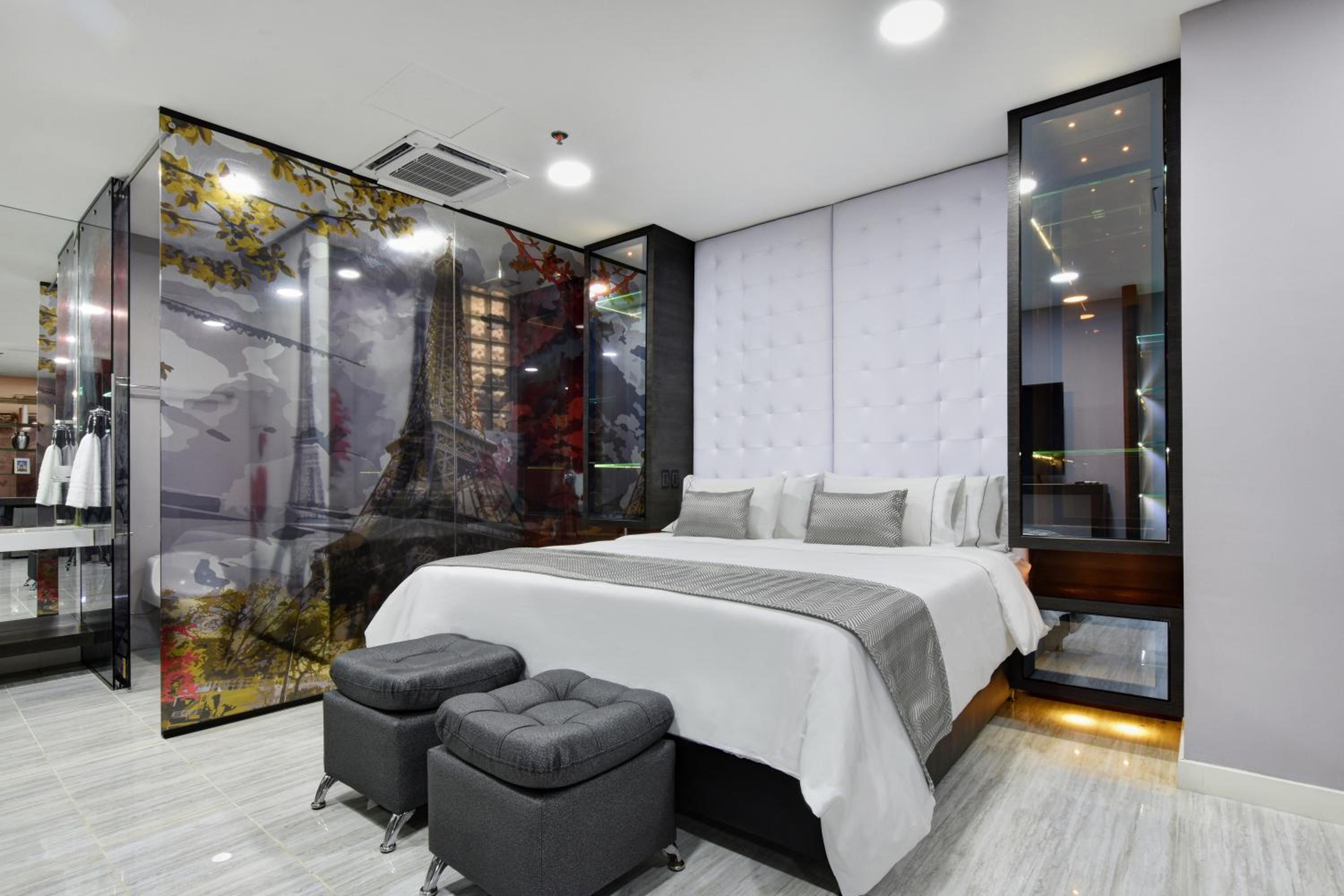 1Million Luxury Suites