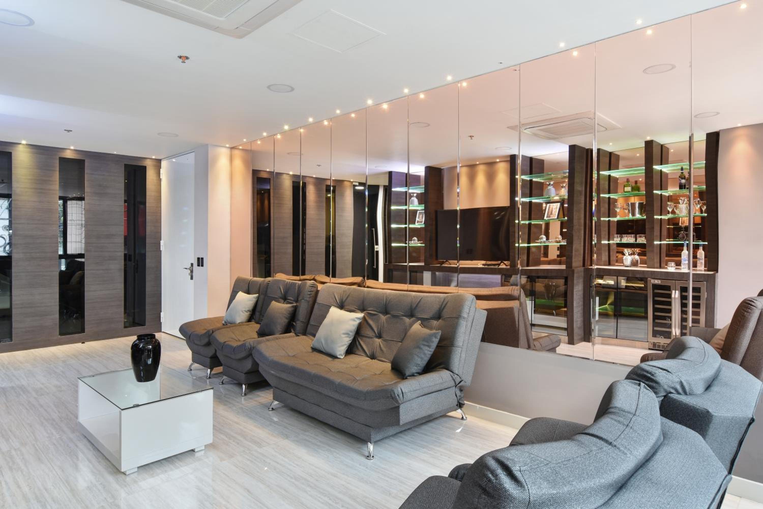 1Million Luxury Suites