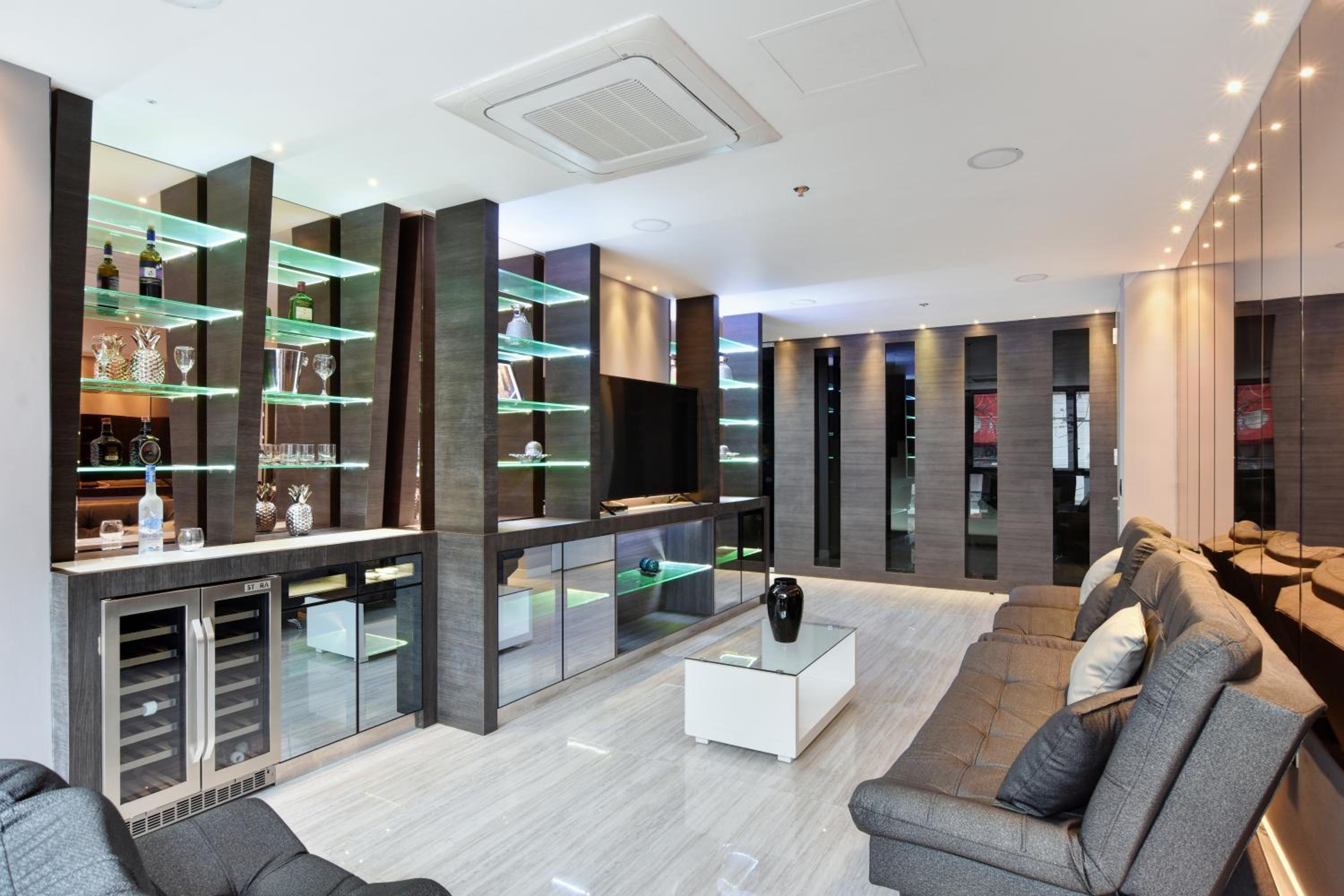 1Million Luxury Suites