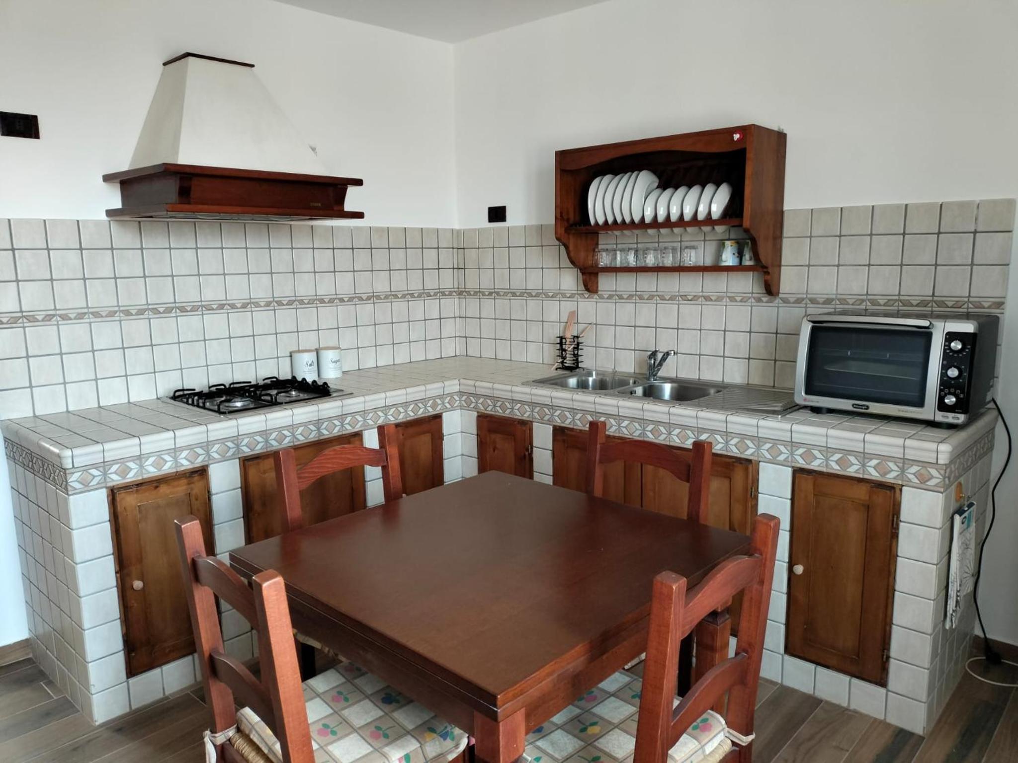 Piazza Varese en Valentano — kitchen