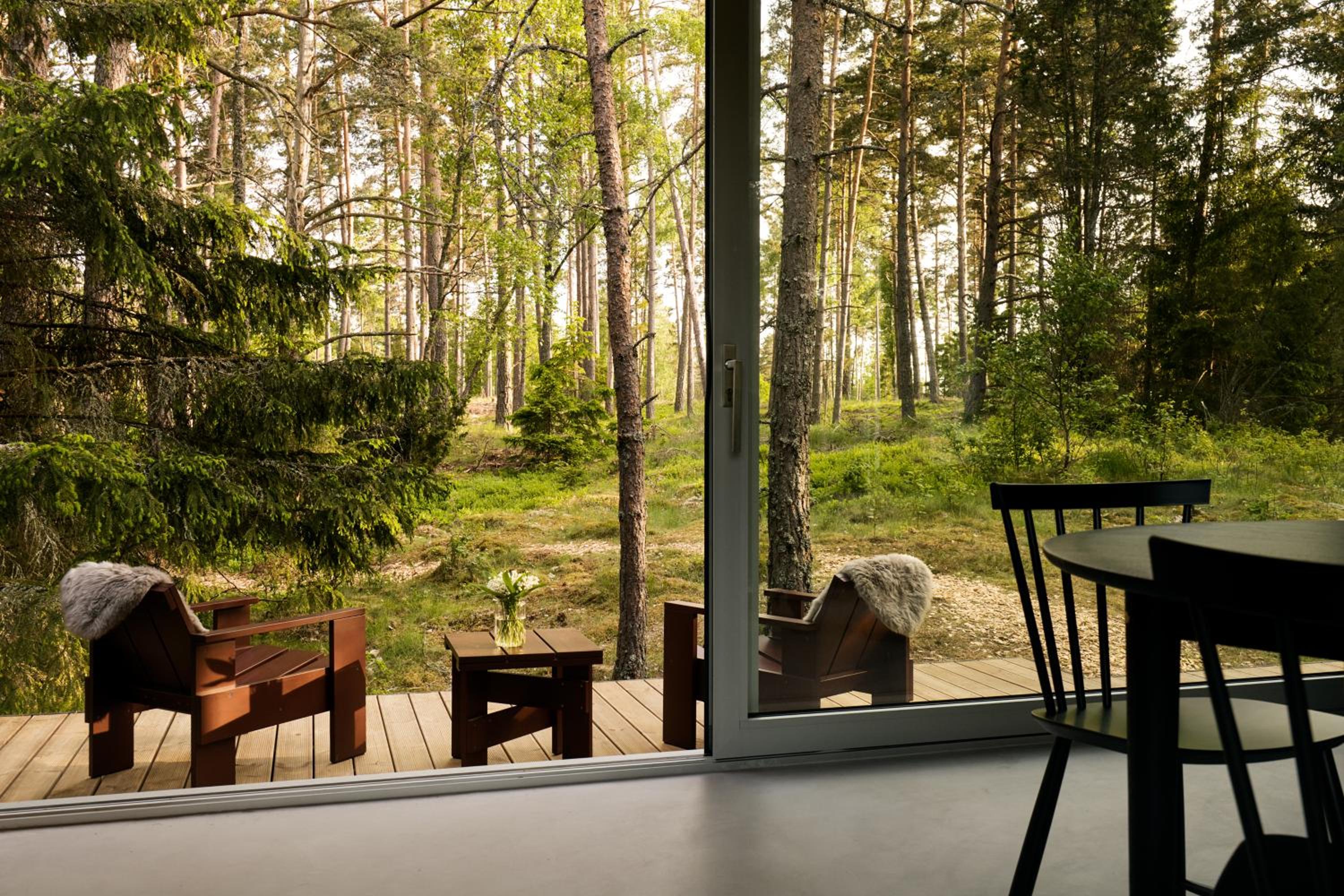 Landet, Designer Cabins in the Swedish Archipelago view 2