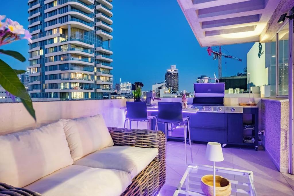 TLV Penthouse With bomb shelter, Hottub and OutDoor Kitchen view 2