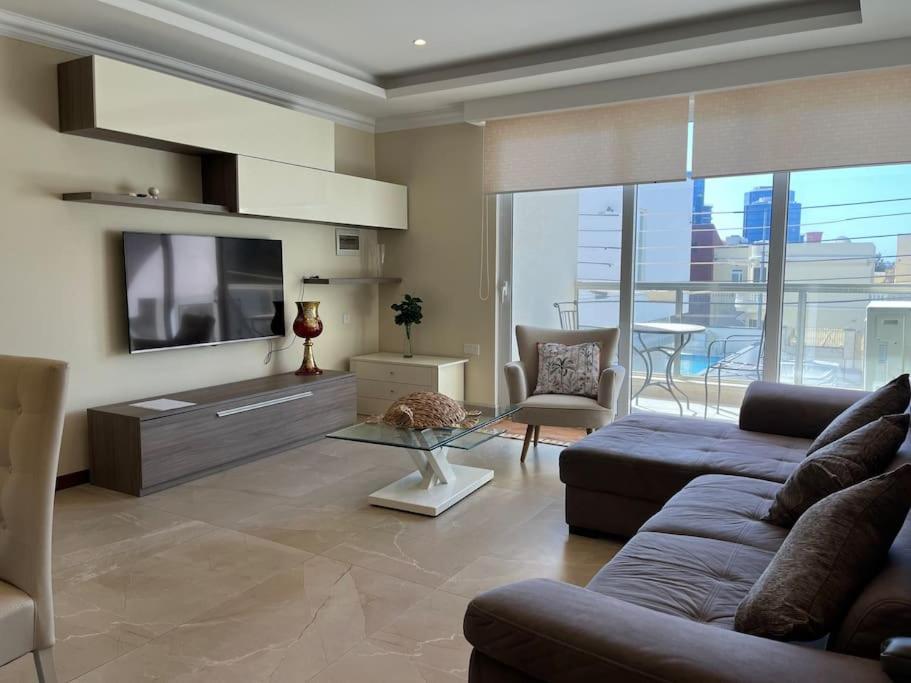 San Anton Gardens 3BDR Apartment