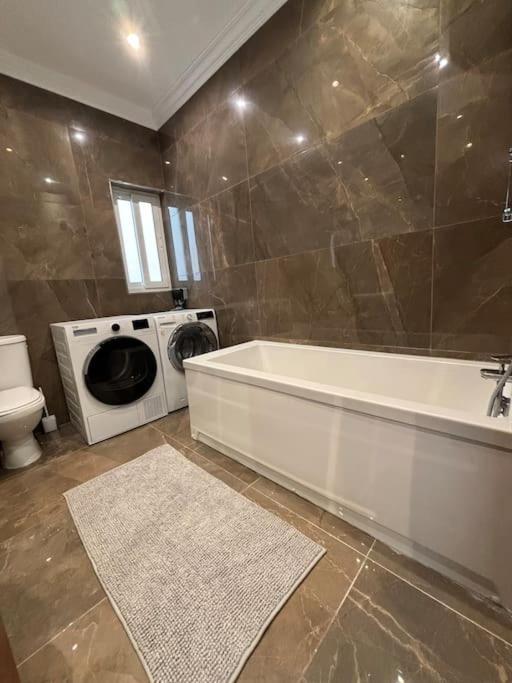 San Anton Gardens 3BDR Apartment