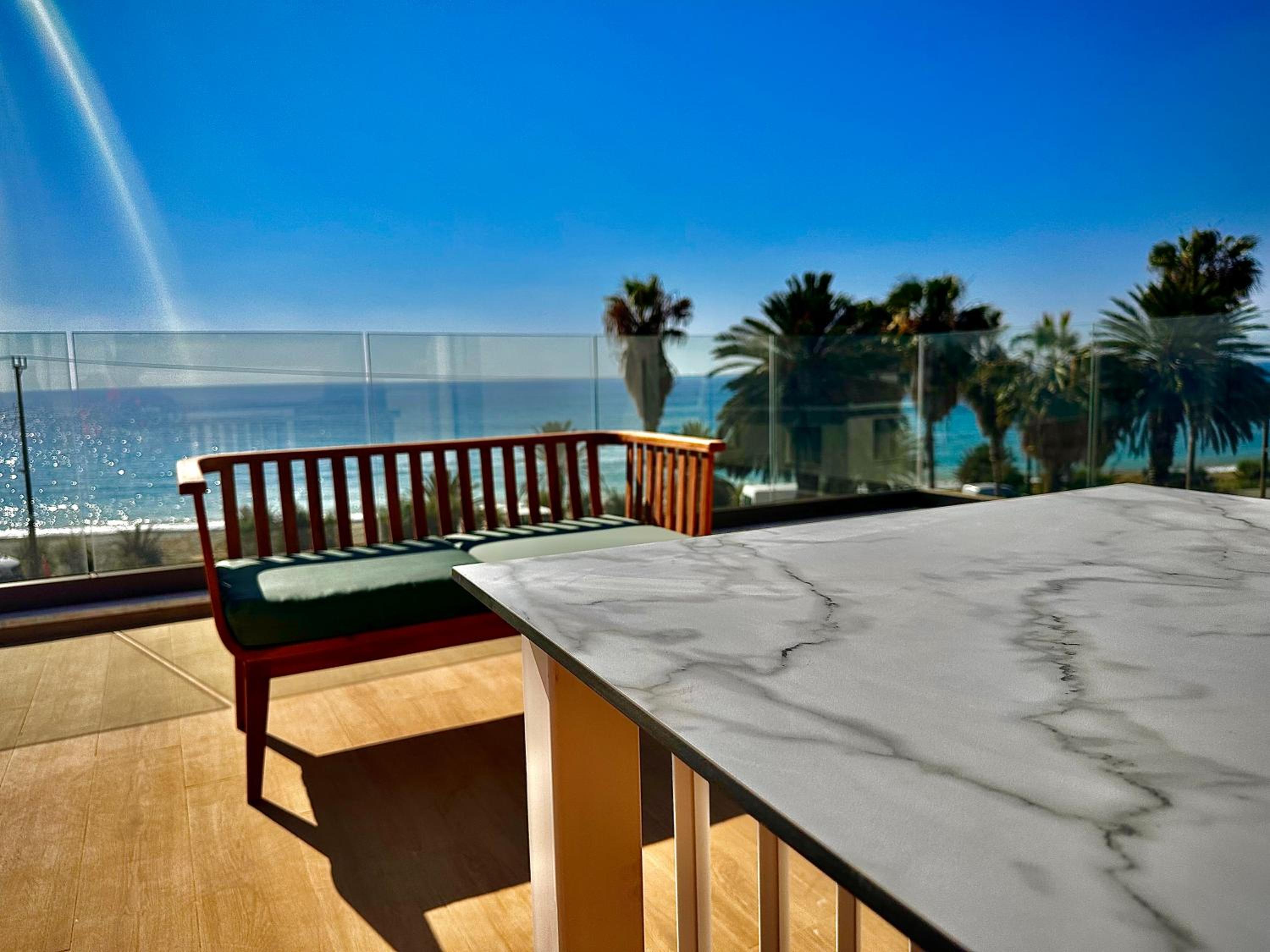 Santa Barbara Seafront villas w jacuzzi pool