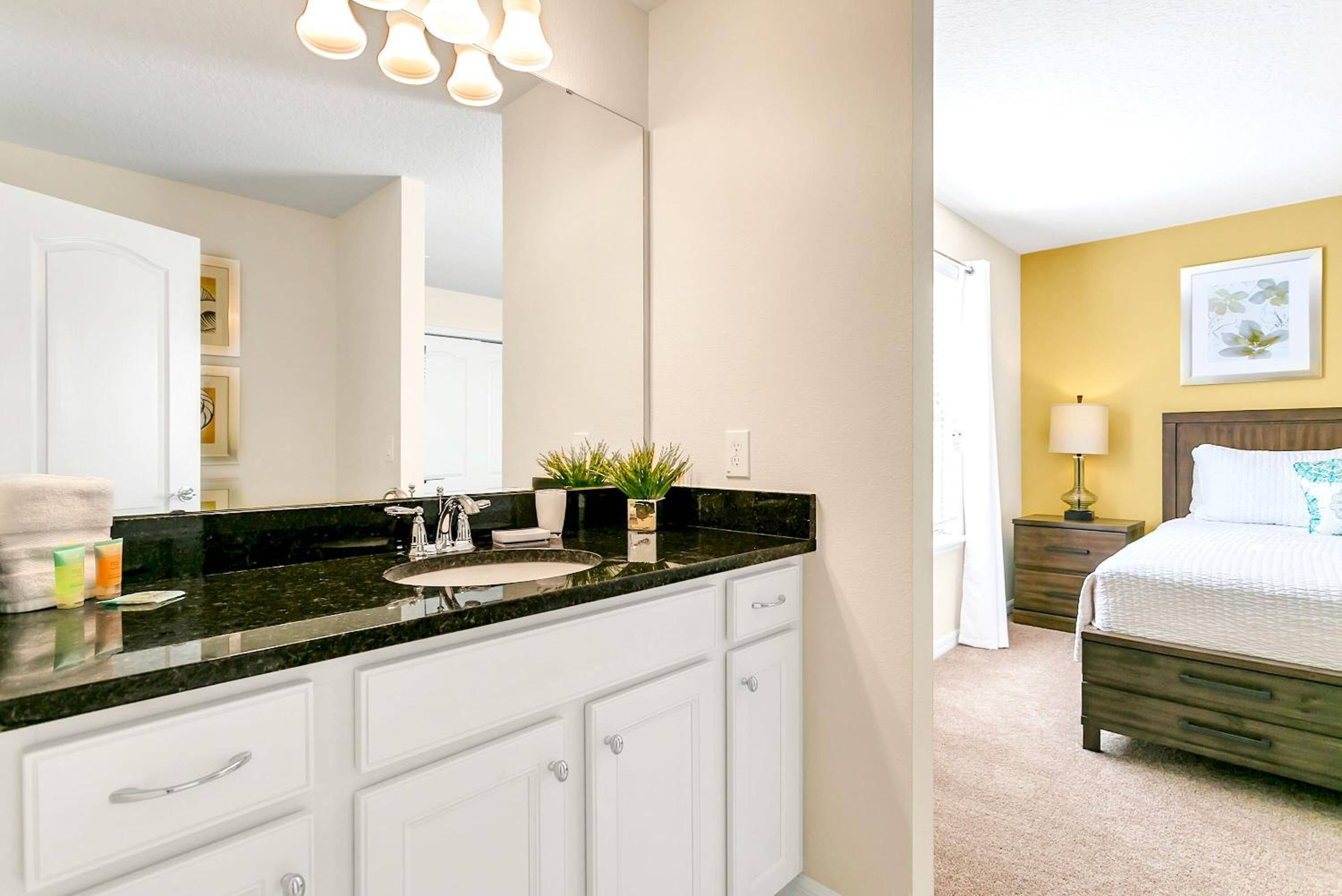 Upstay - Theater Games Pool - Hot Tub - Sleeps 16