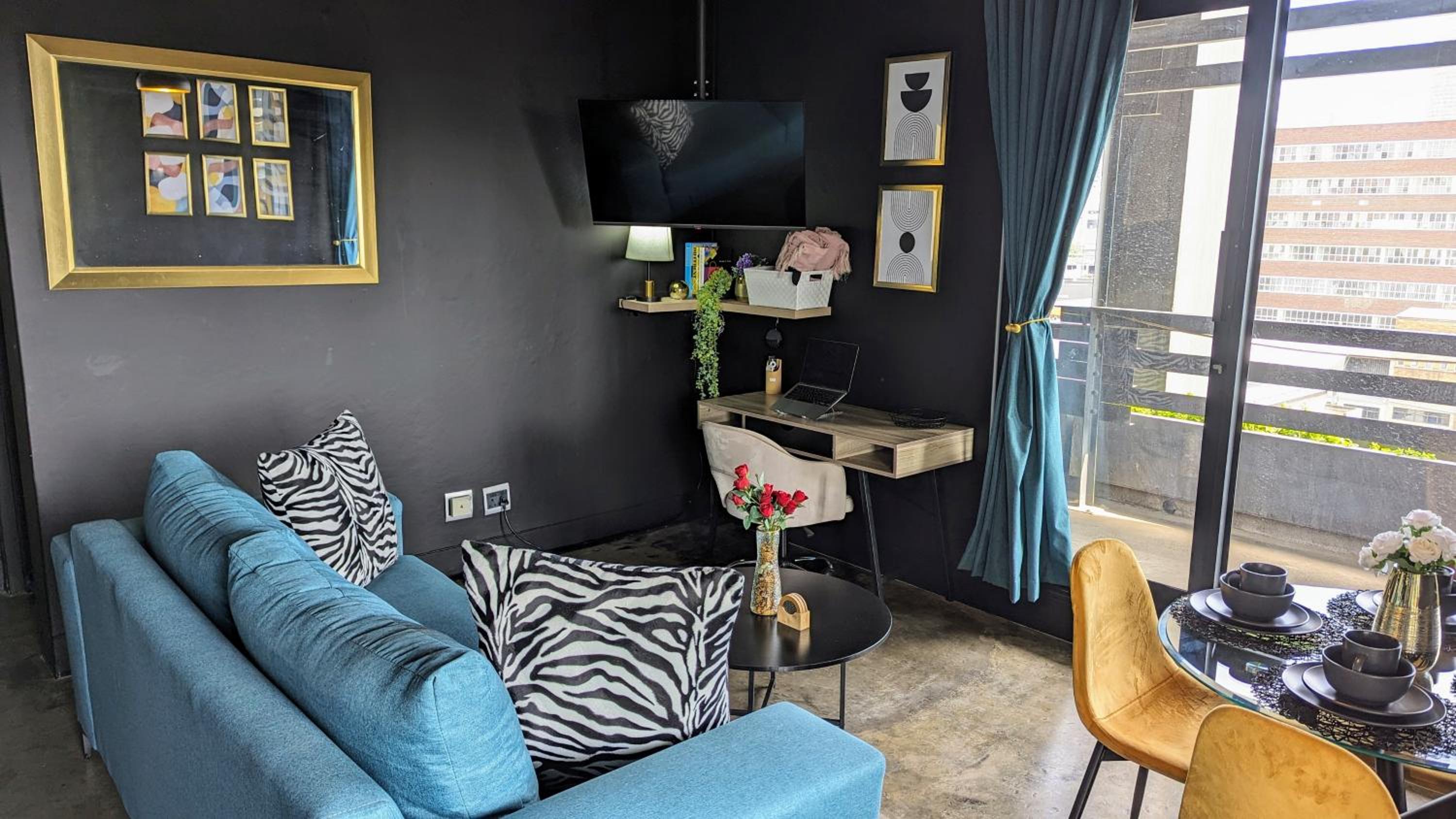 Maboneng Designer 1 Bedroom Apartment near Ellis Park - Full Backup Water & Electric - Hallmark House