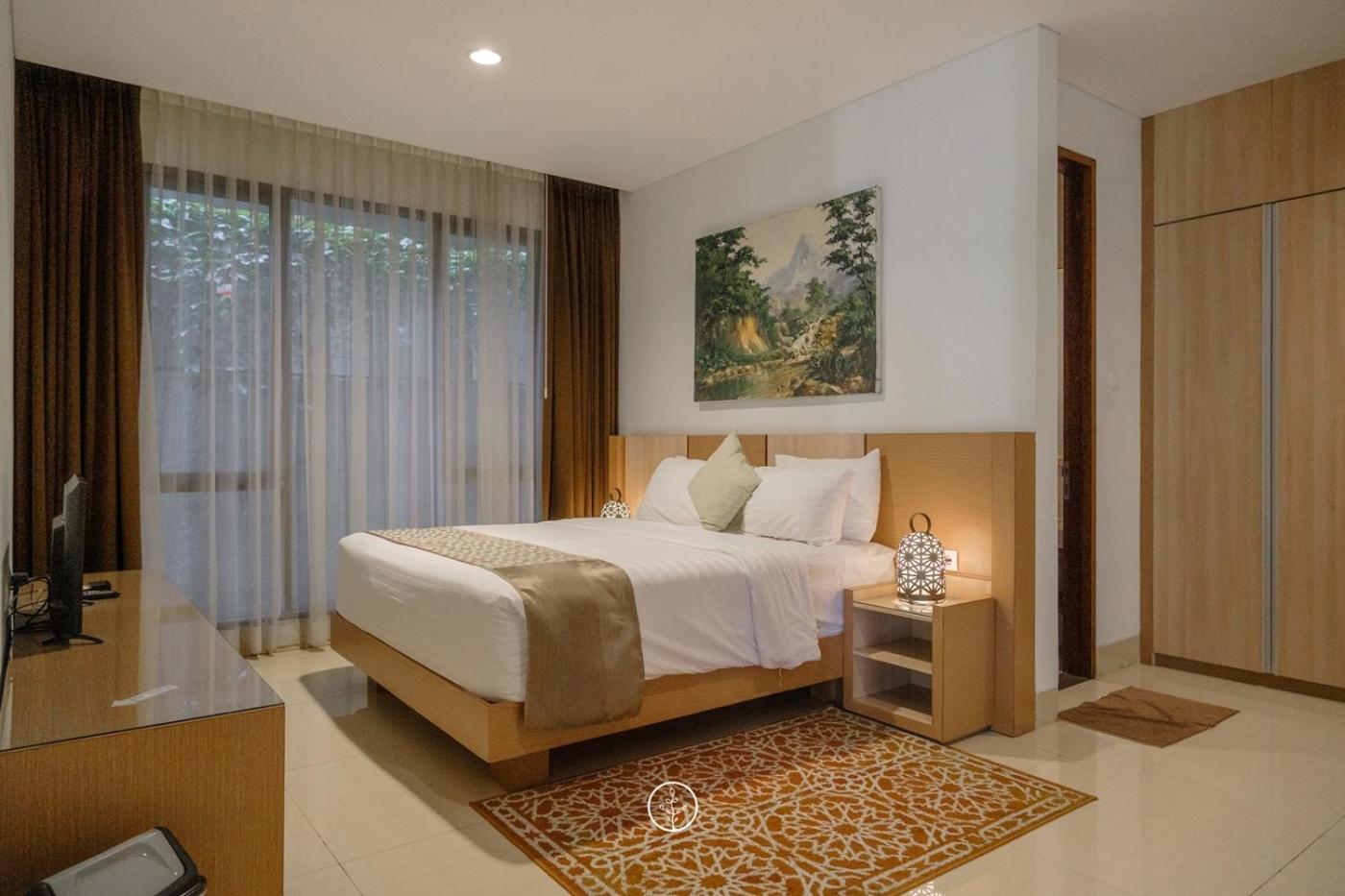Magenta Hill View Villa 6 Bedrooms With a Private Swimming Pool and a Movie Room and a Billiard Table, Bandung - 13