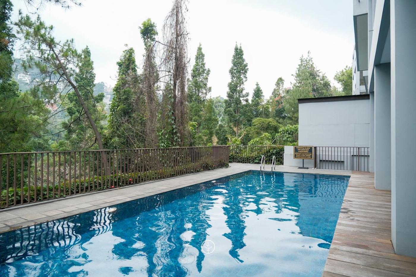 Magenta Hill View Villa 6 Bedrooms With a Private Swimming Pool and a Movie Room and a Billiard Table, Bandung - 24
