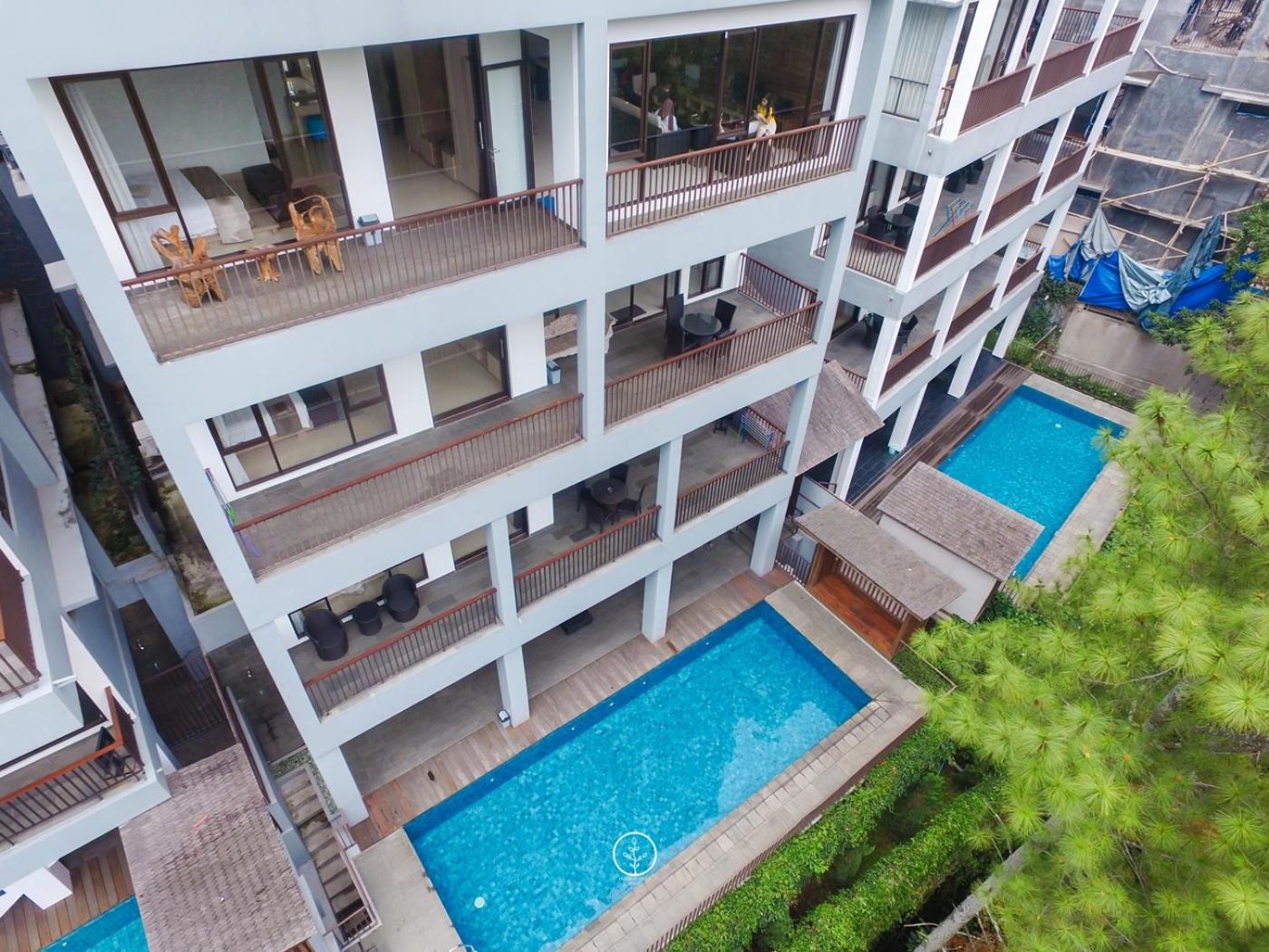 Magenta Hill View Villa 6 Bedrooms With a Private Swimming Pool and a Movie Room and a Billiard Table, Bandung - 9