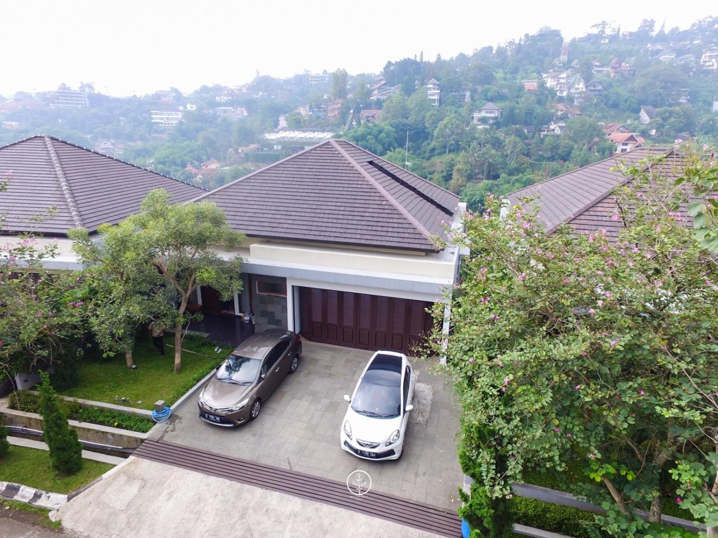 Magenta Hill View Villa 6 Bedrooms With a Private Swimming Pool and a Movie Room and a Billiard Table