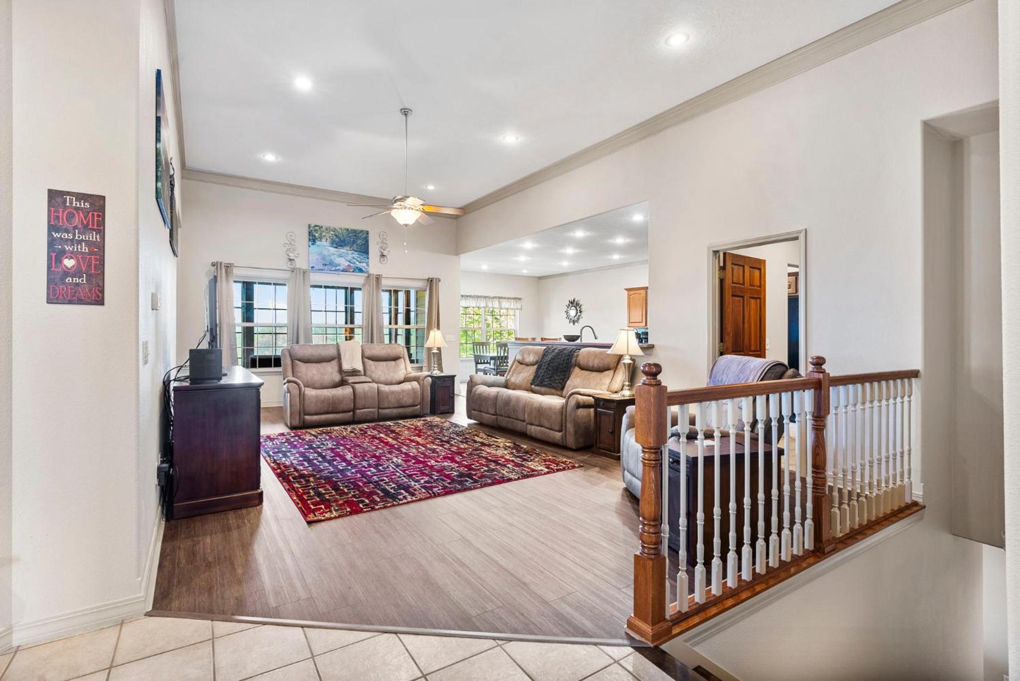 Newly Renovated, Free SDC tickets, Gated Community, Hot Tub, Air Hockey, Foosball, Board Games! view 4